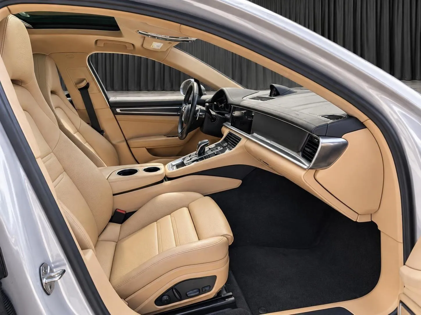 Porsche Panamera photo 24