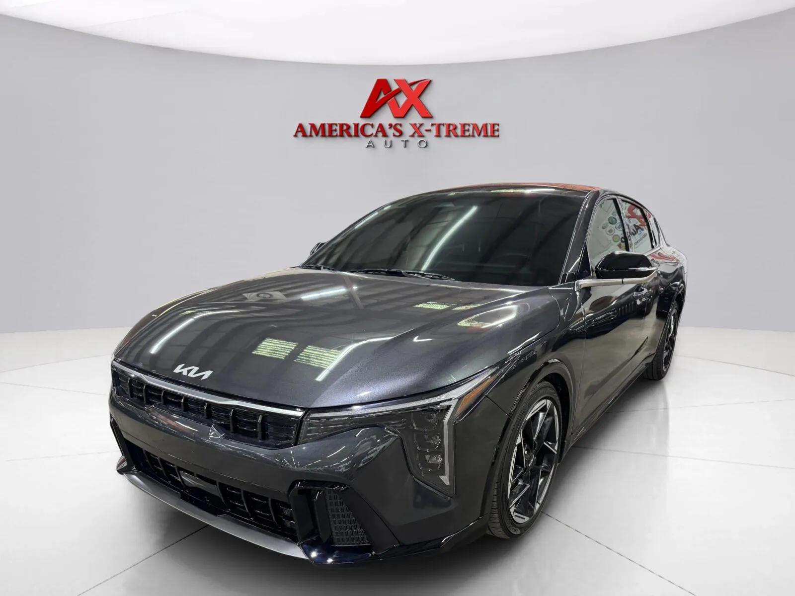 Kia K4 photo 2