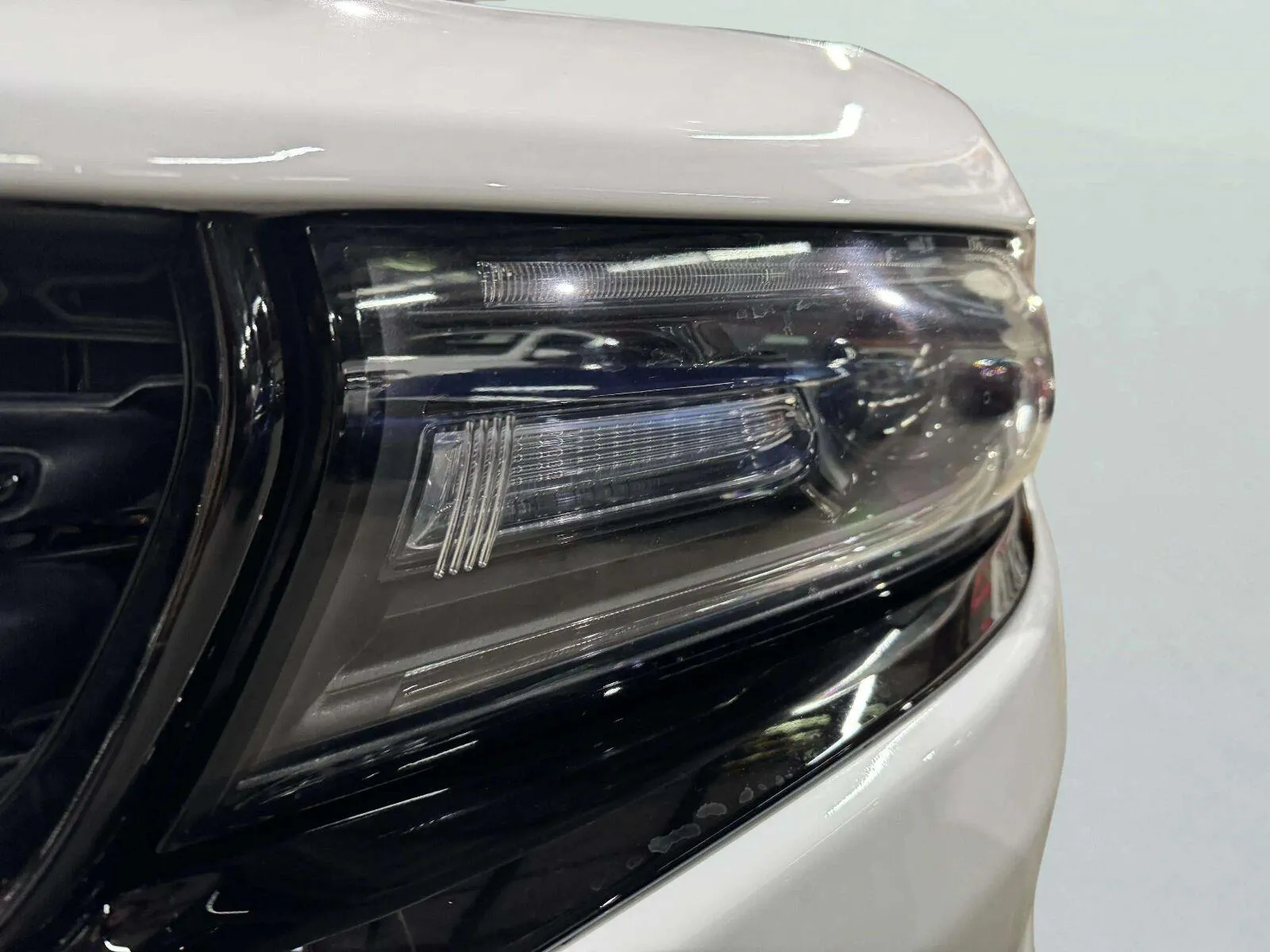 Dodge Charger photo 13