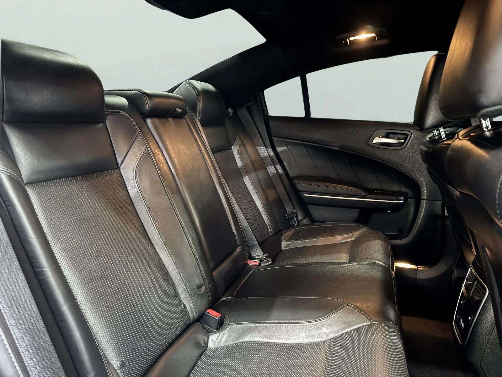 Dodge Charger photo 31