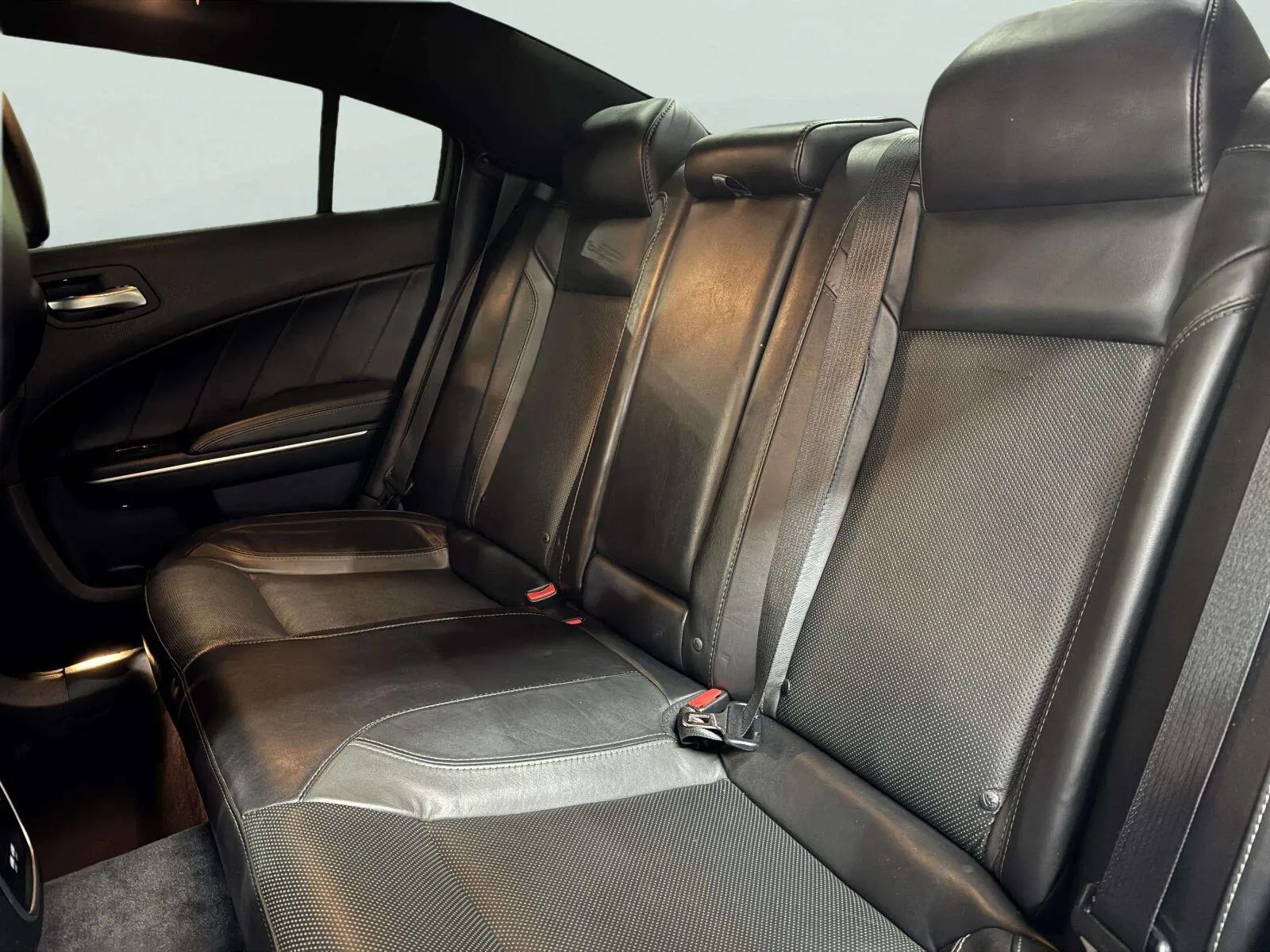 Dodge Charger photo 36