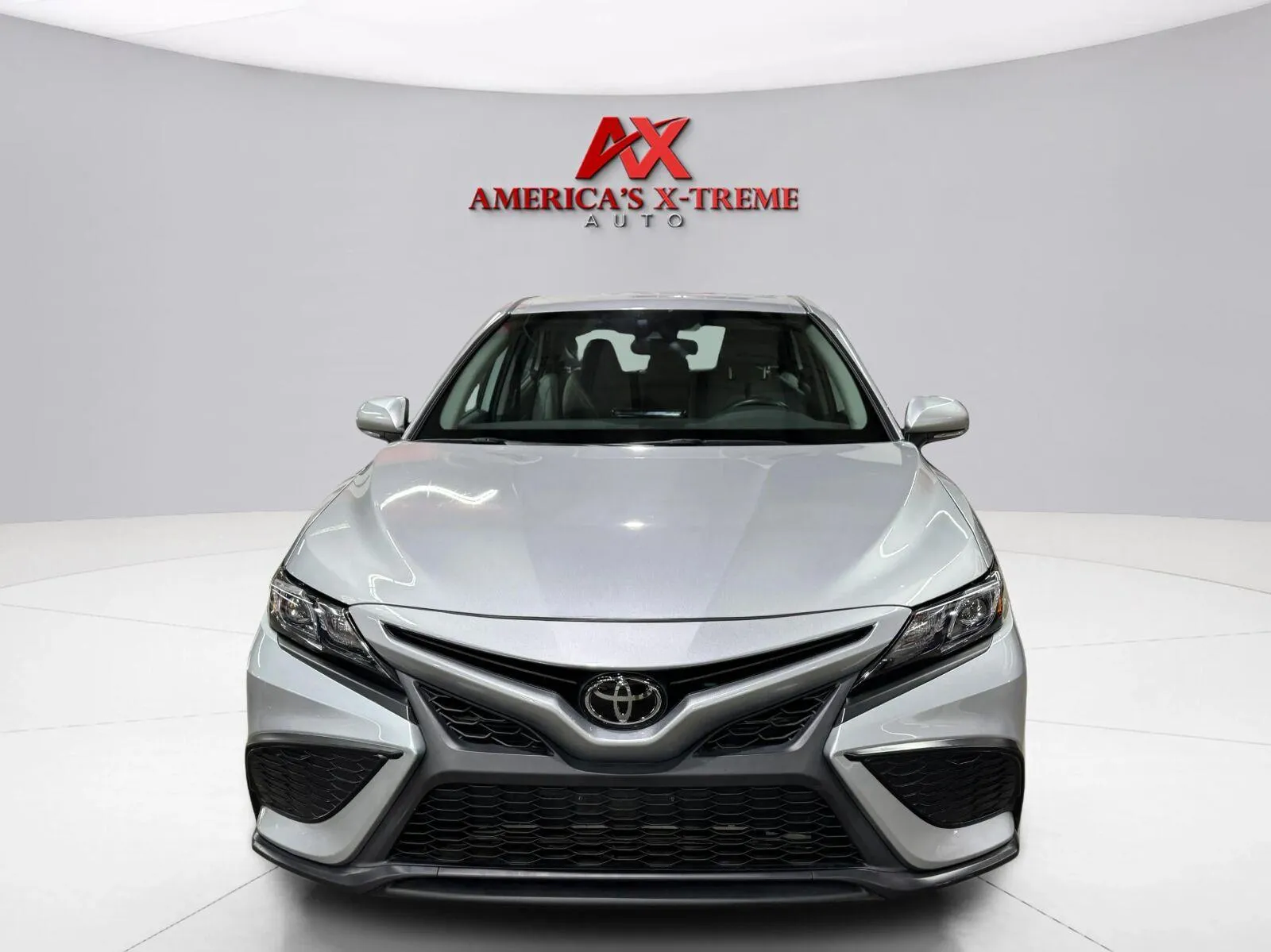 Toyota Camry photo 2