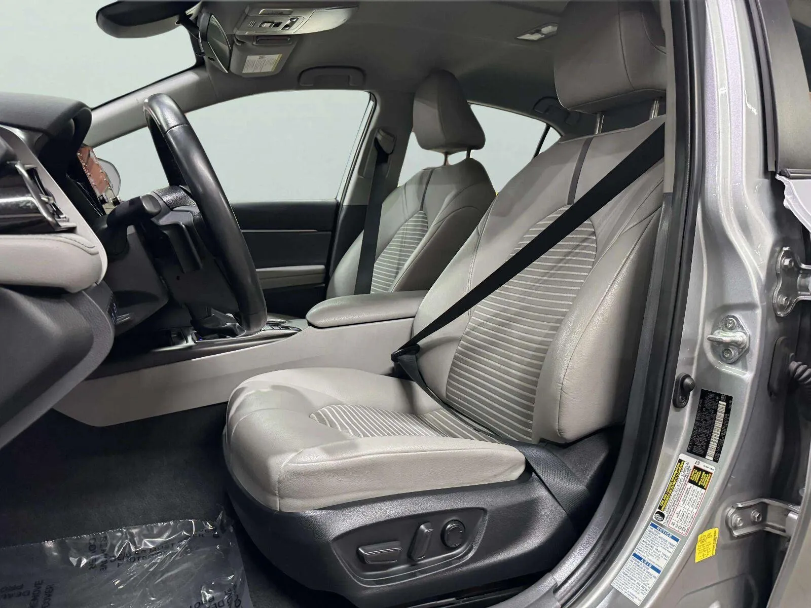 Toyota Camry photo 10