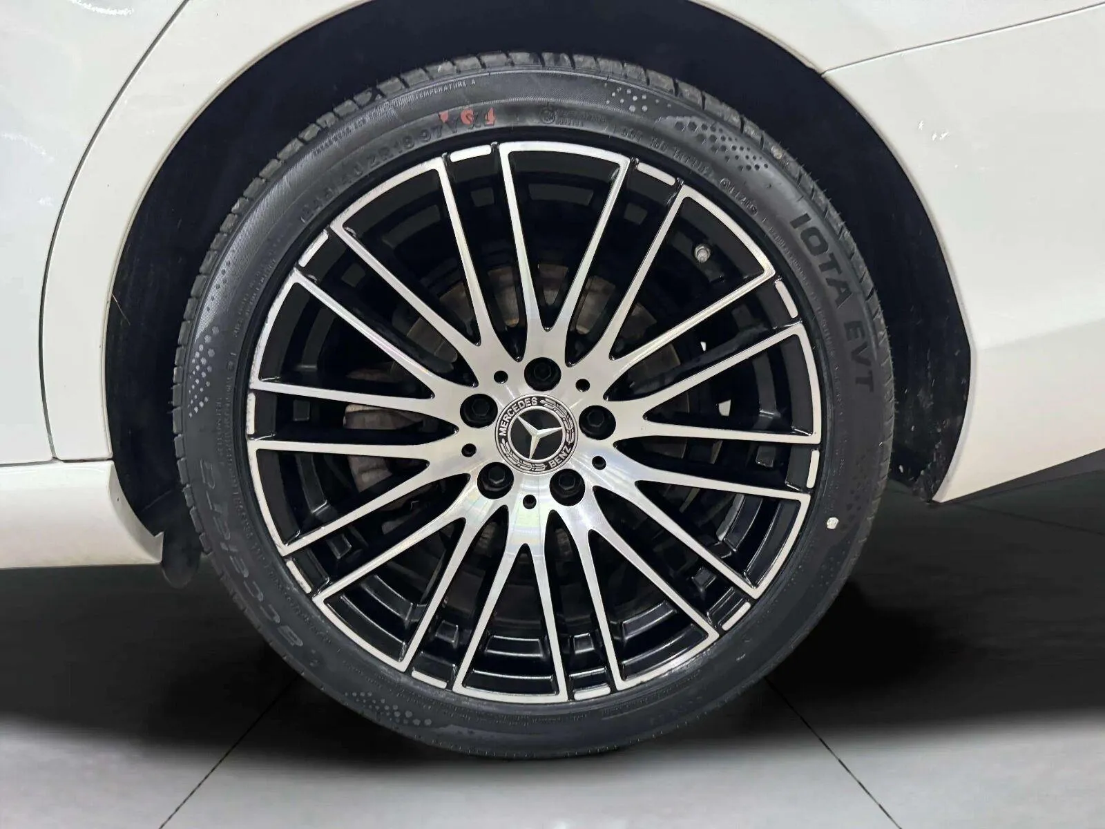 Mercedes-Benz C-Class photo 40