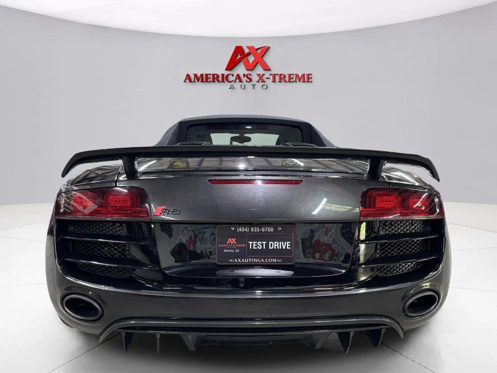 Audi R8 photo 6