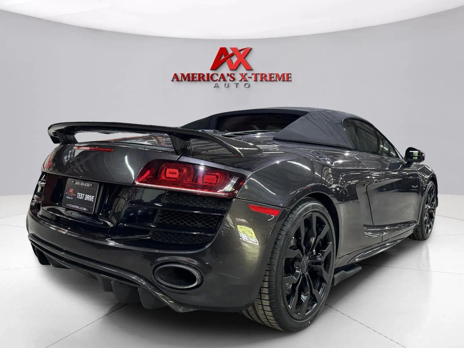 Audi R8 photo 7