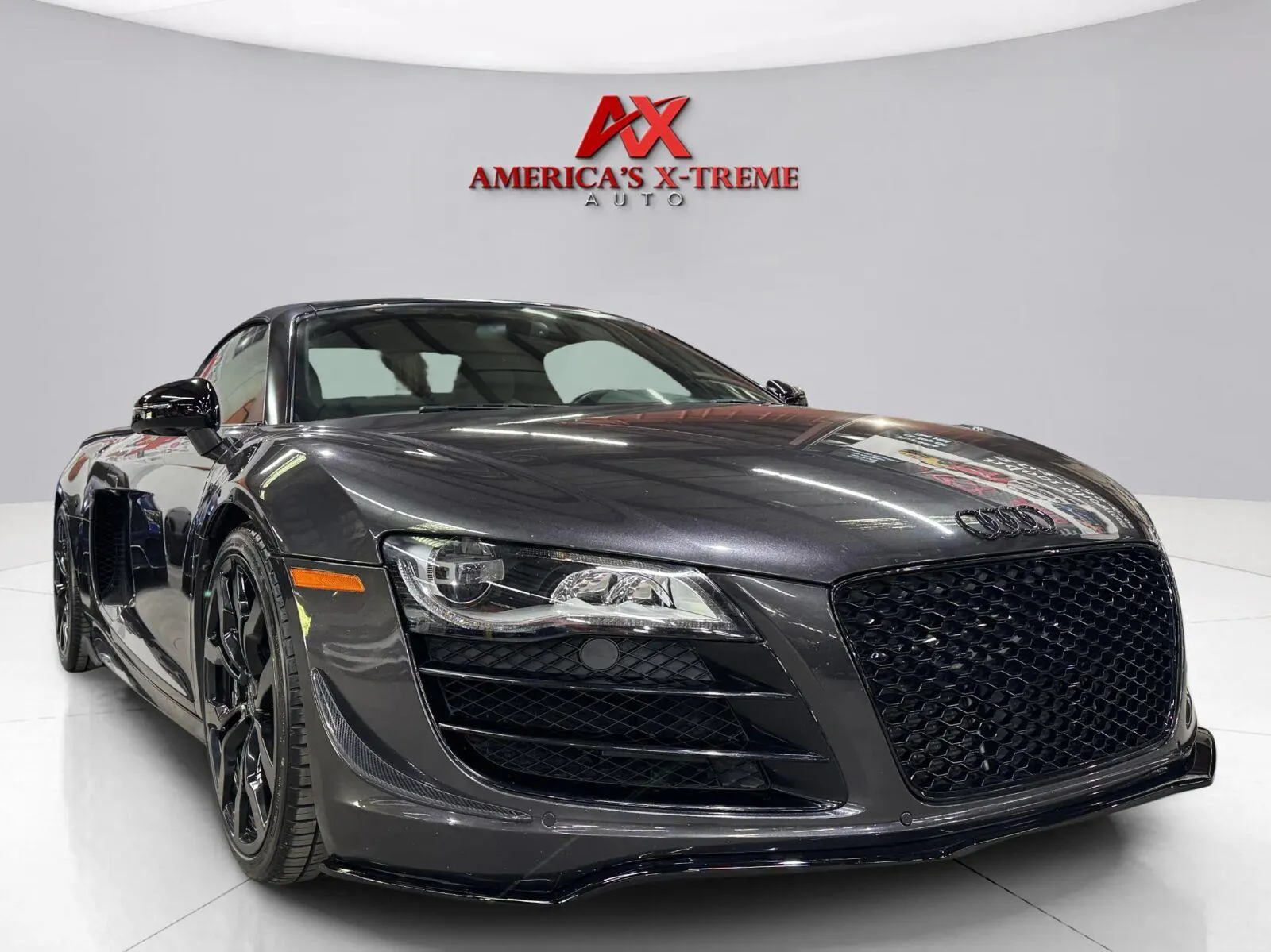 Audi R8 photo 9