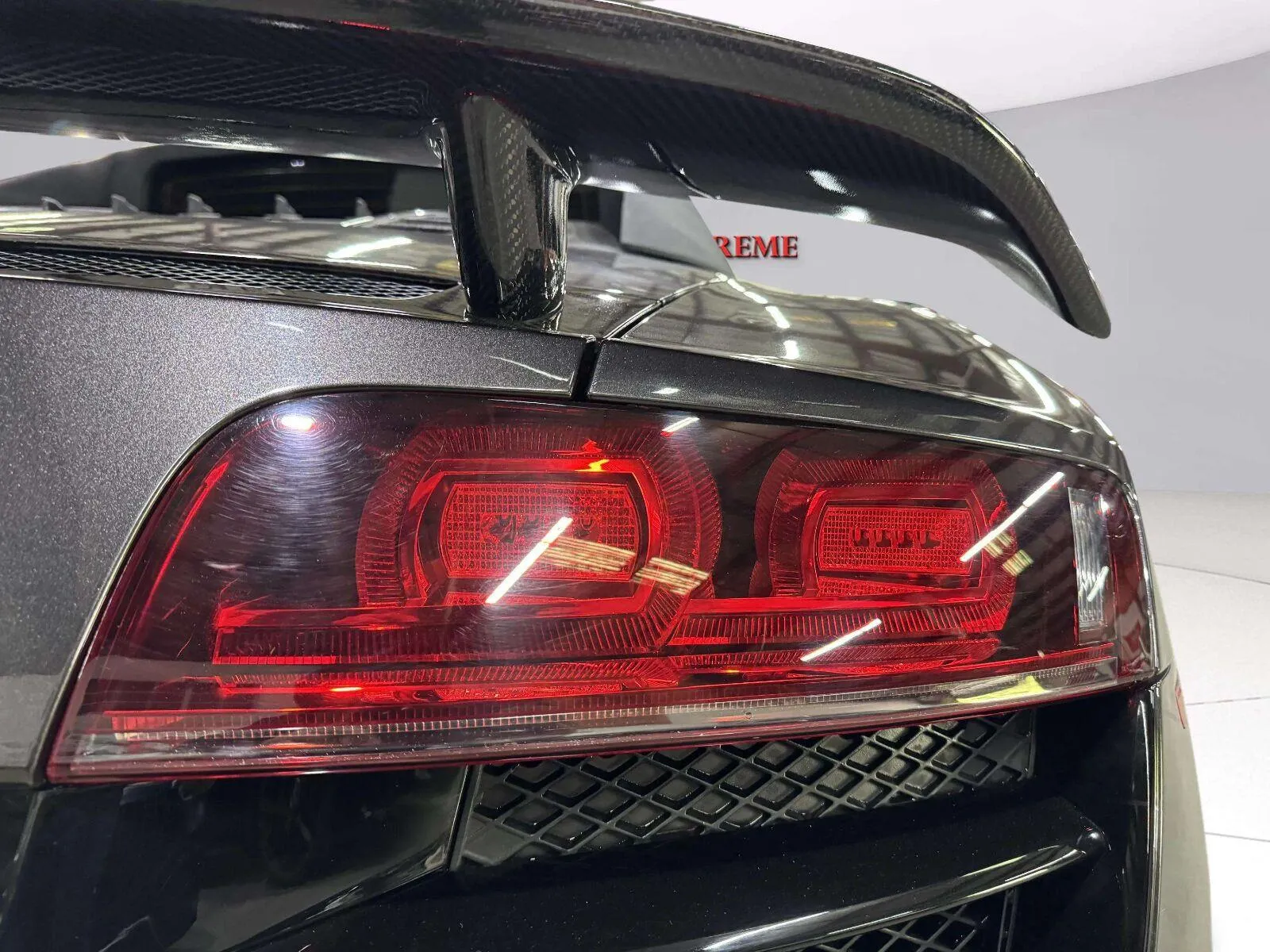 Audi R8 photo 13