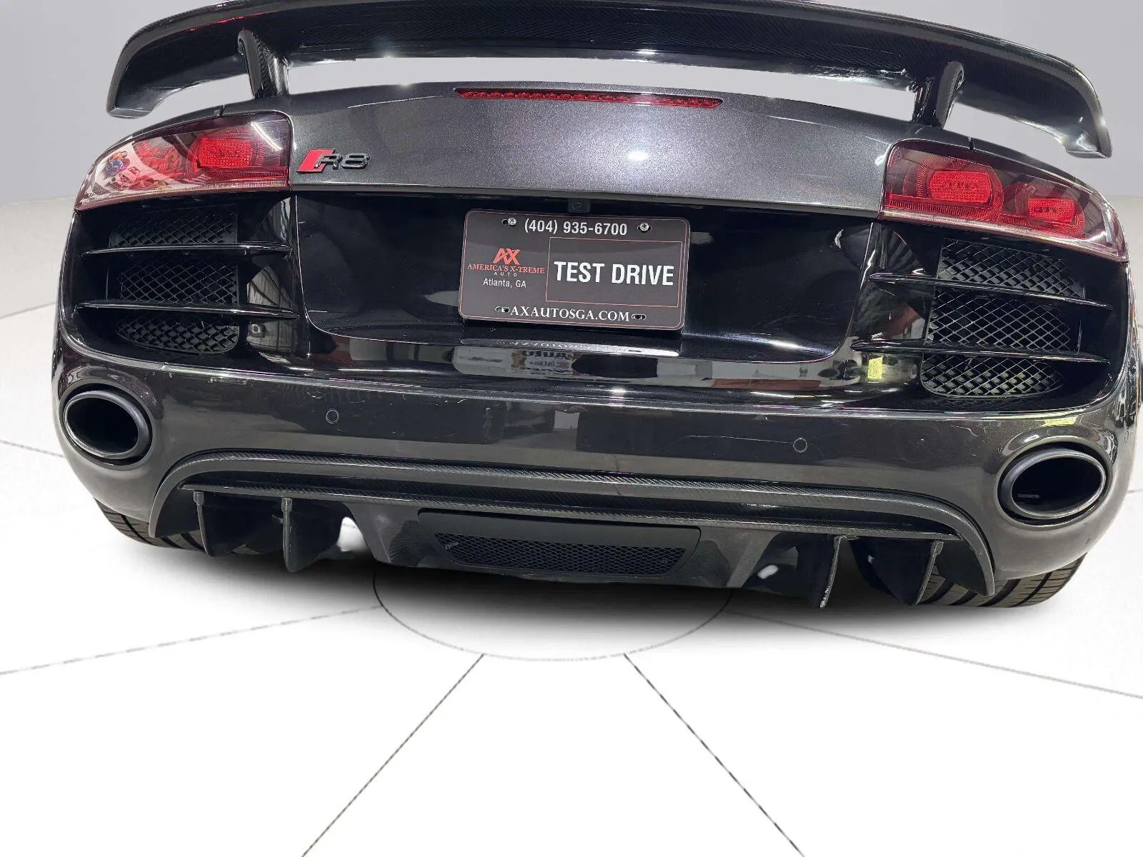 Audi R8 photo 17