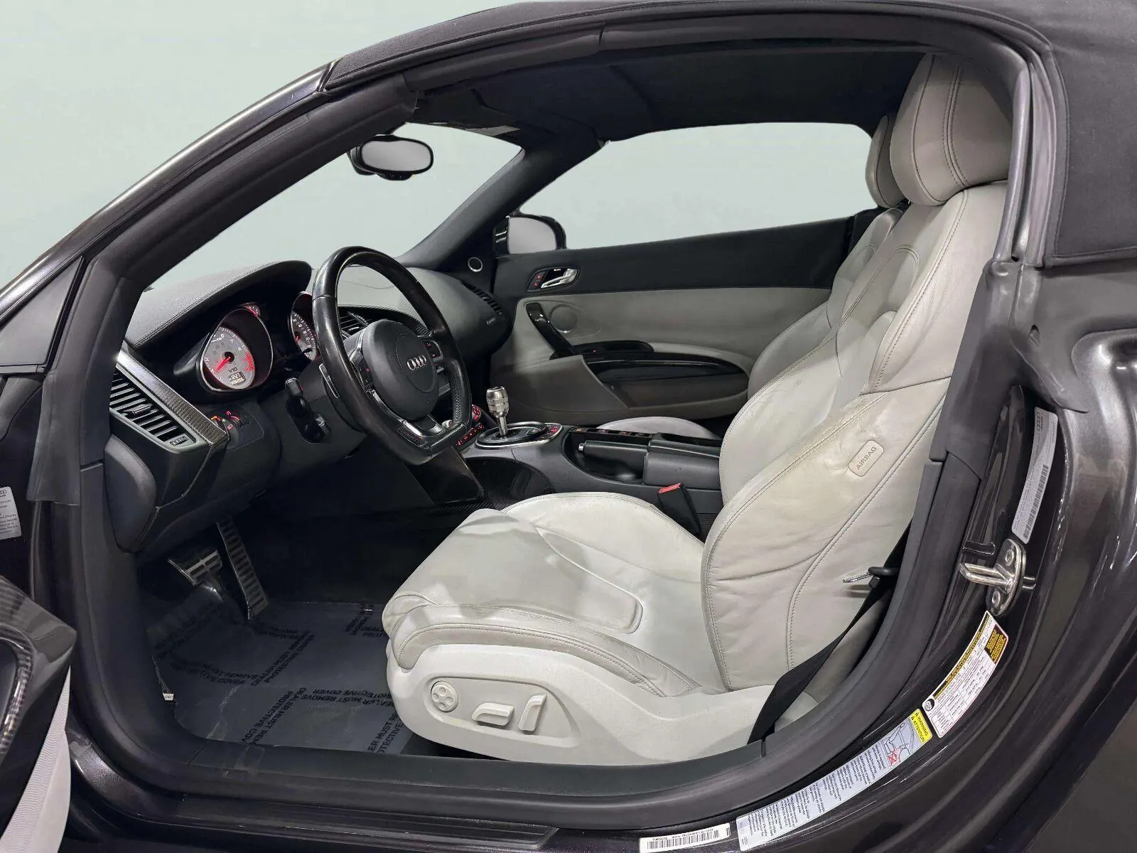 Audi R8 photo 32