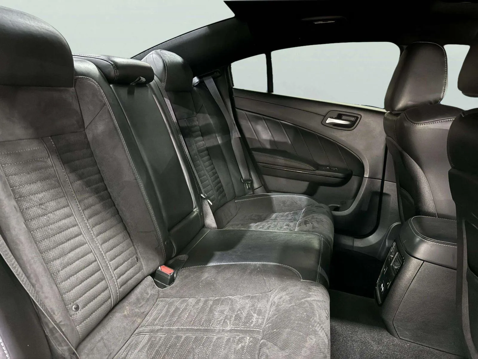 Dodge Charger photo 34