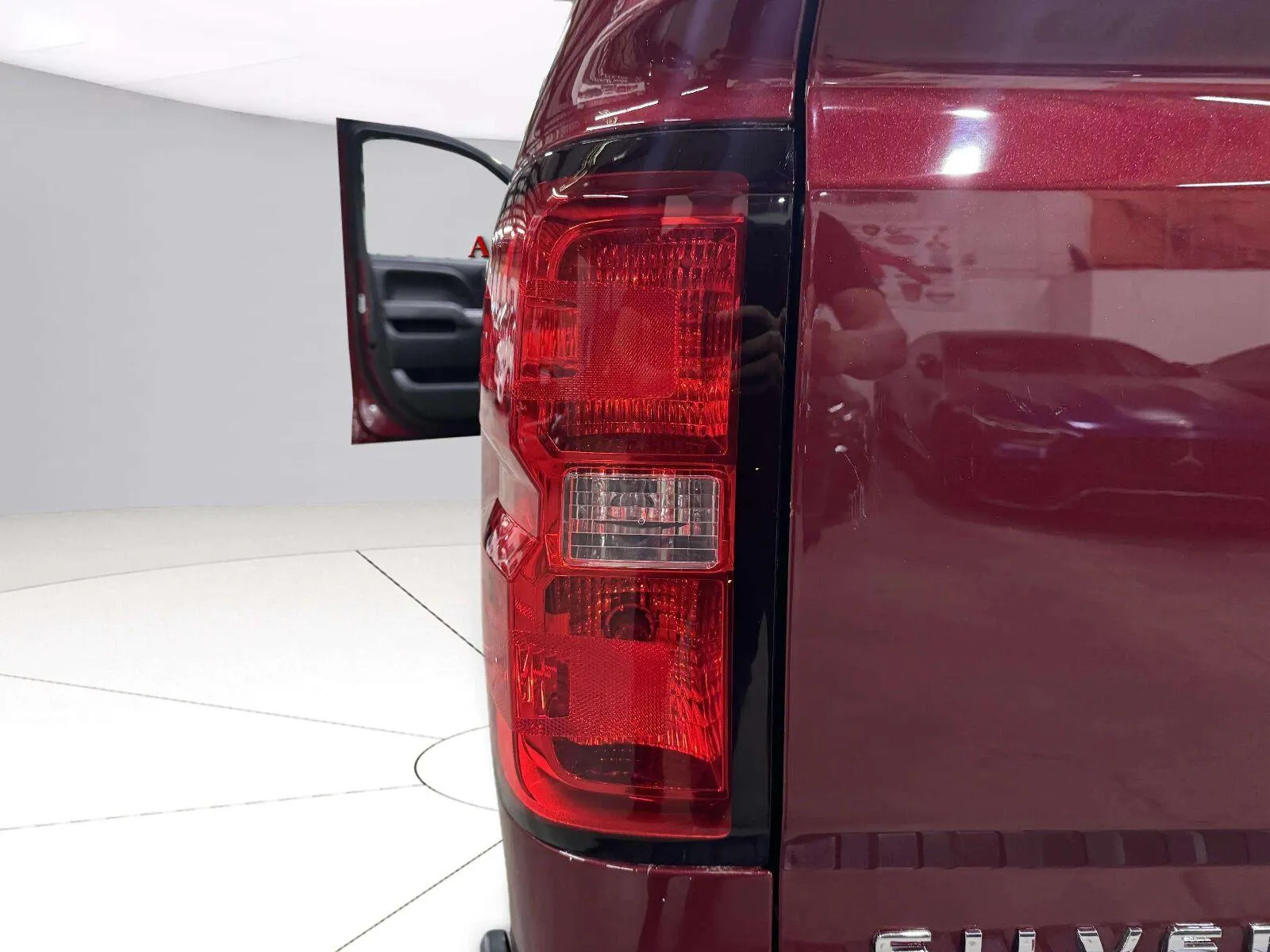 Chevrolet Silverado photo 11