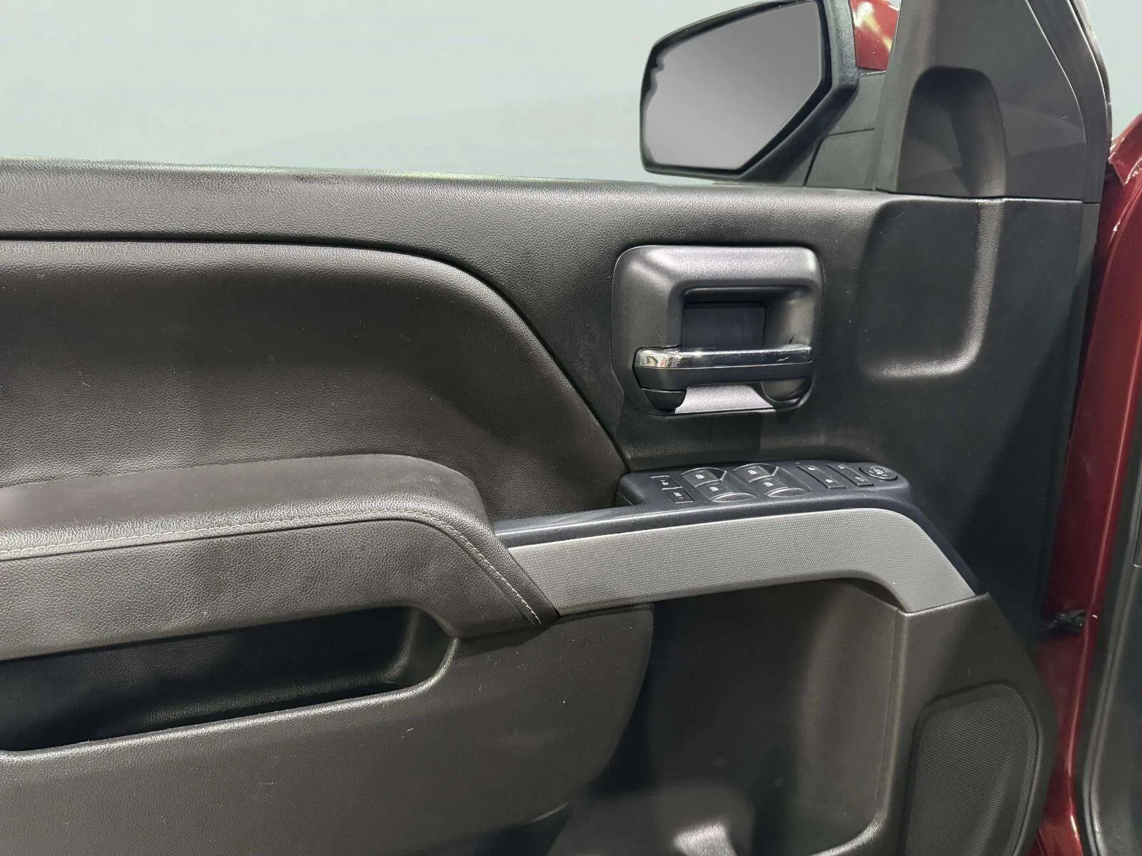 Chevrolet Silverado photo 17