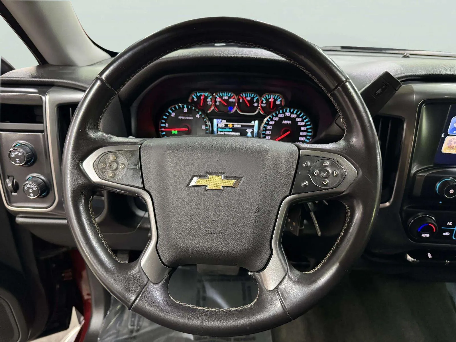 Chevrolet Silverado photo 20