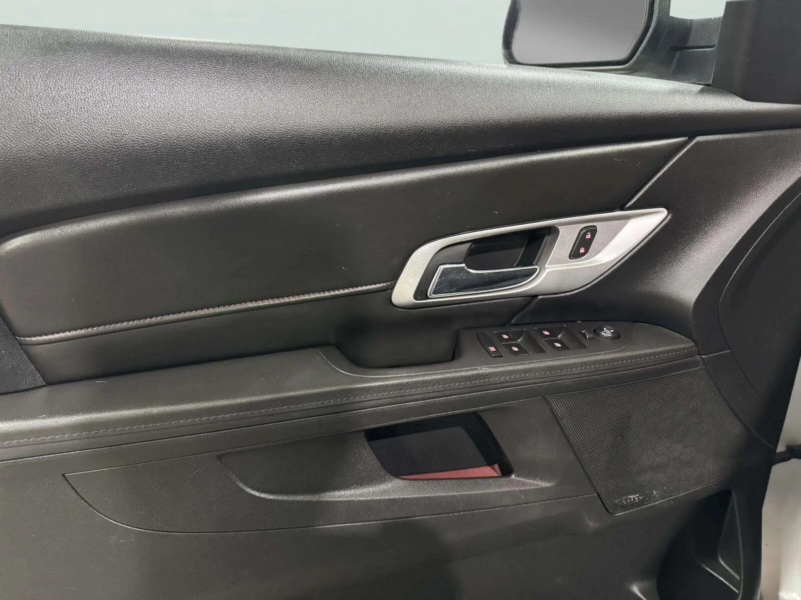 GMC Terrain photo 16