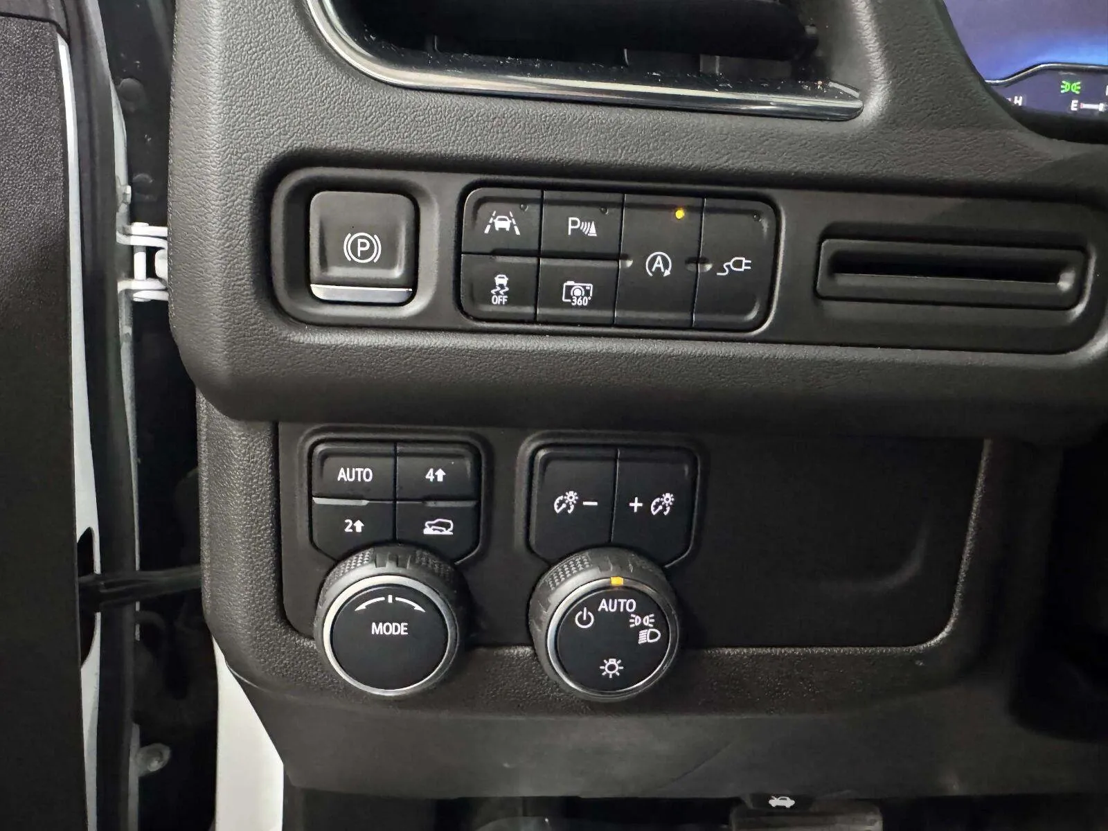 Chevrolet Tahoe photo 18