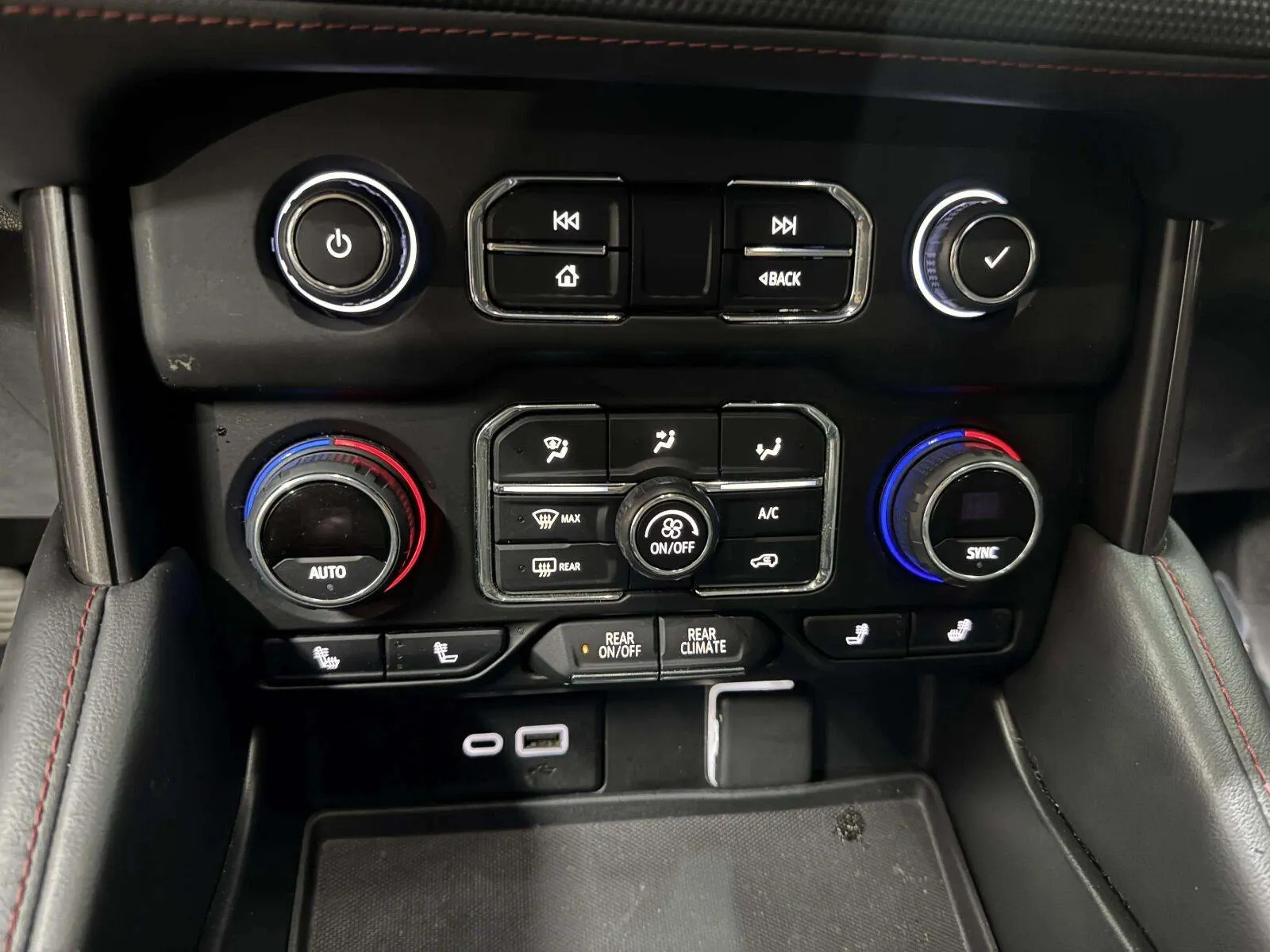 Chevrolet Tahoe photo 22