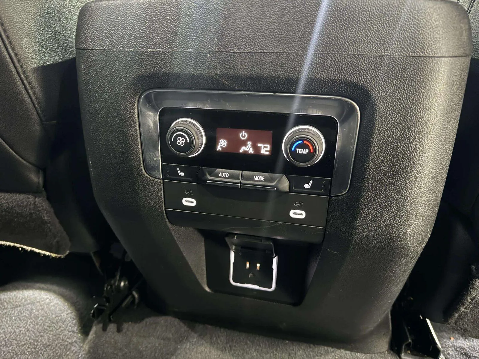 Chevrolet Tahoe photo 34