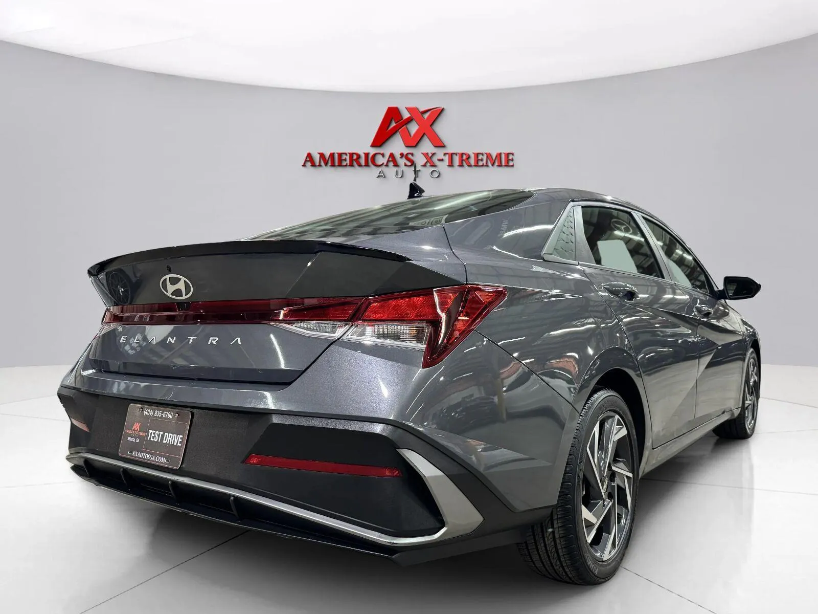 Hyundai Elantra photo 7