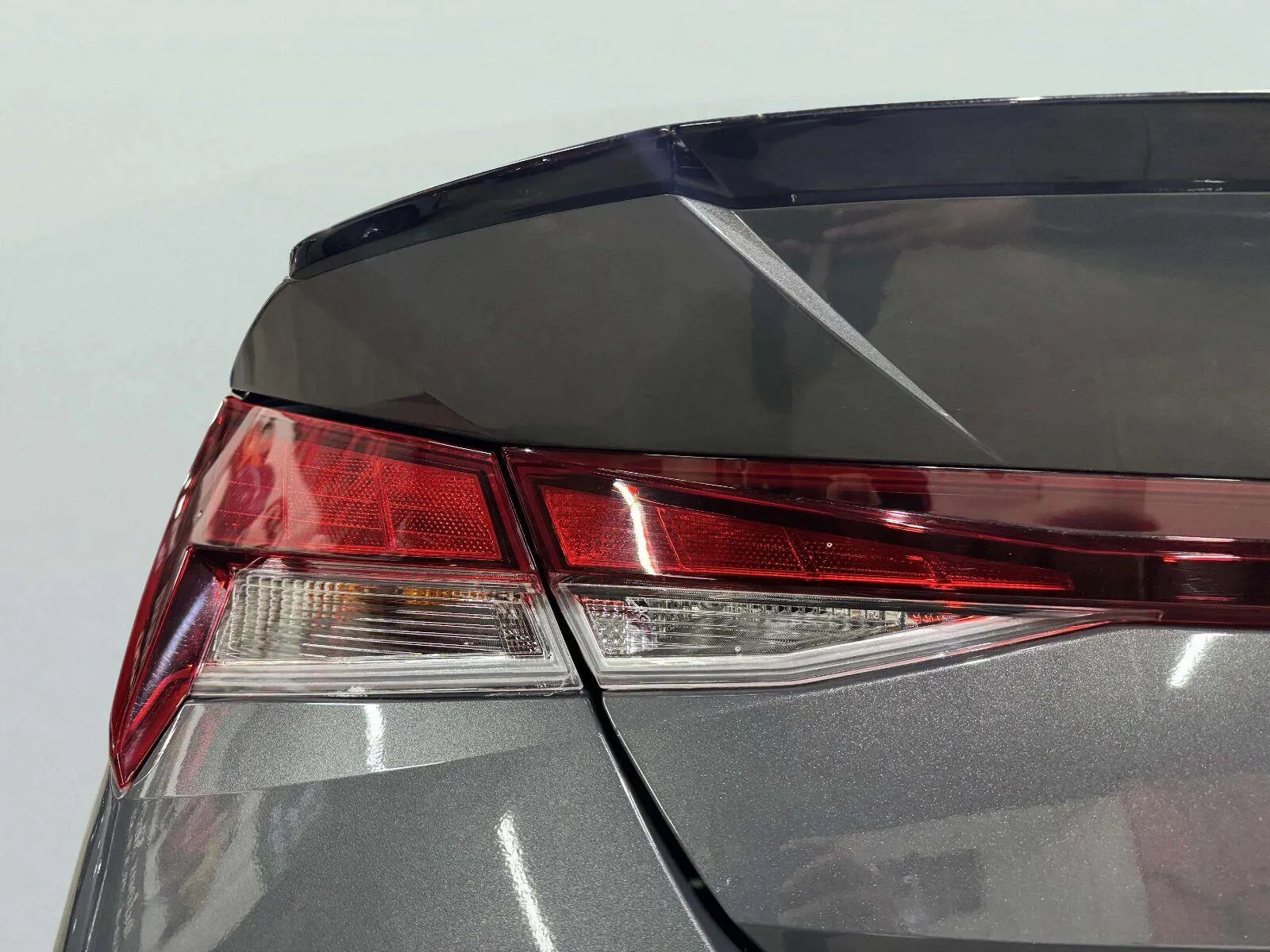 Hyundai Elantra photo 13