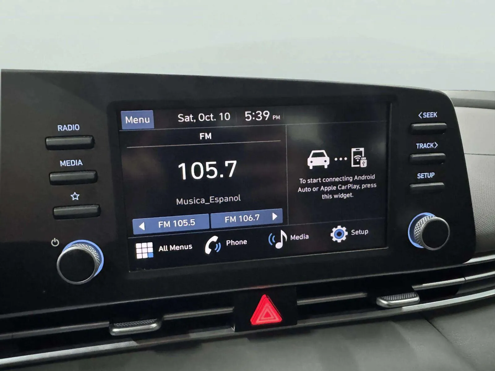 Hyundai Elantra photo 18