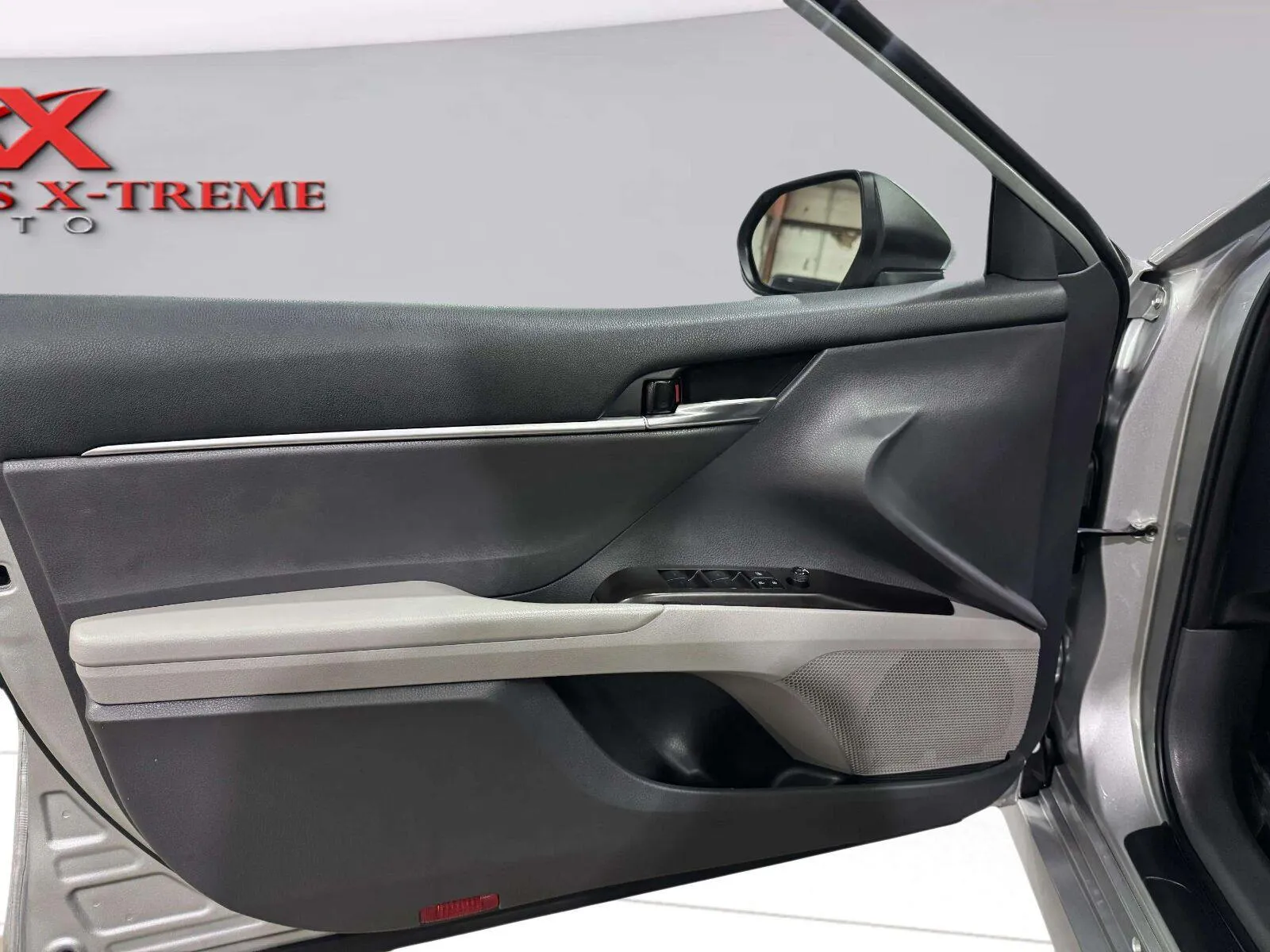 Toyota Camry photo 10