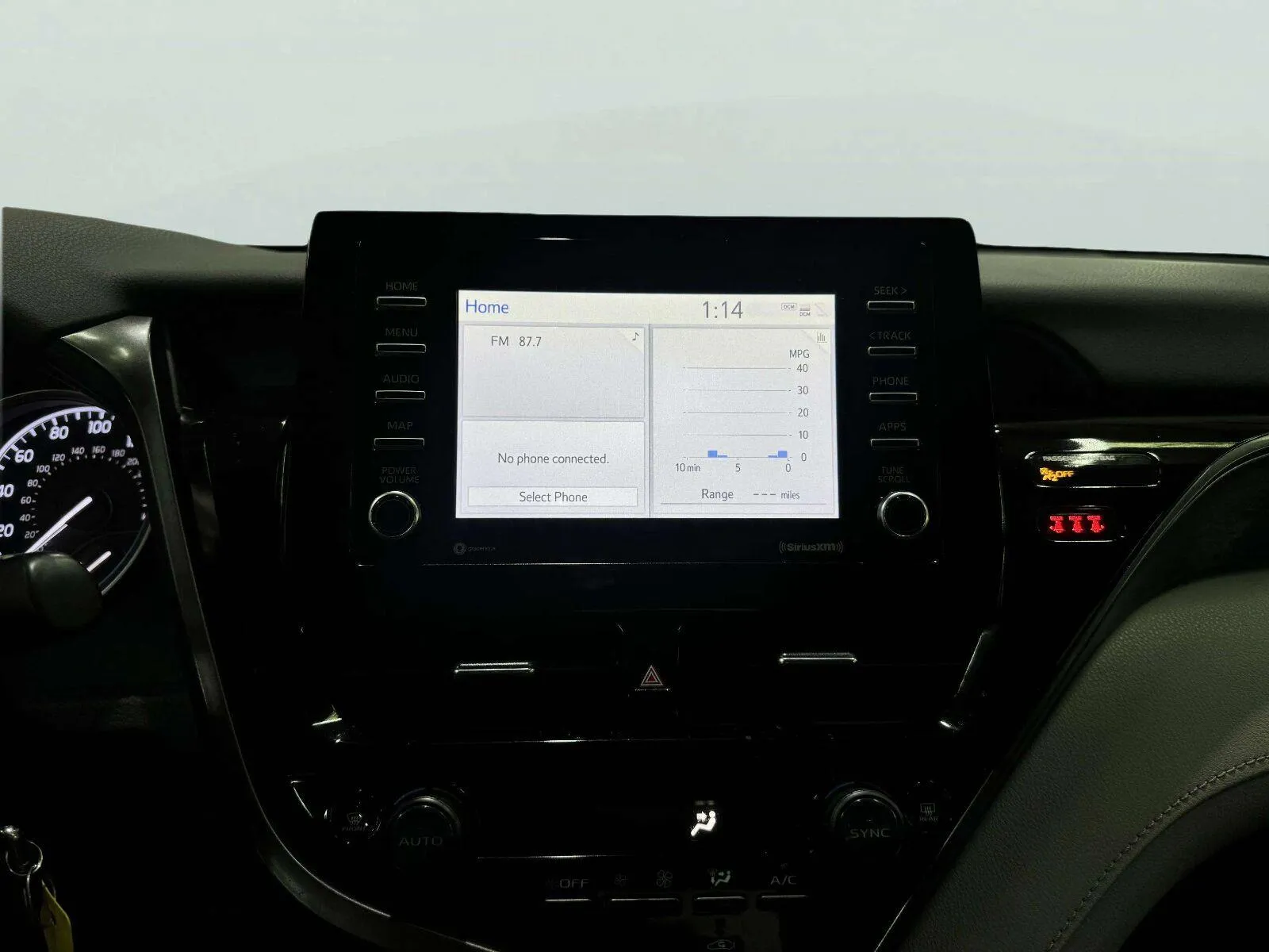 Toyota Camry photo 13
