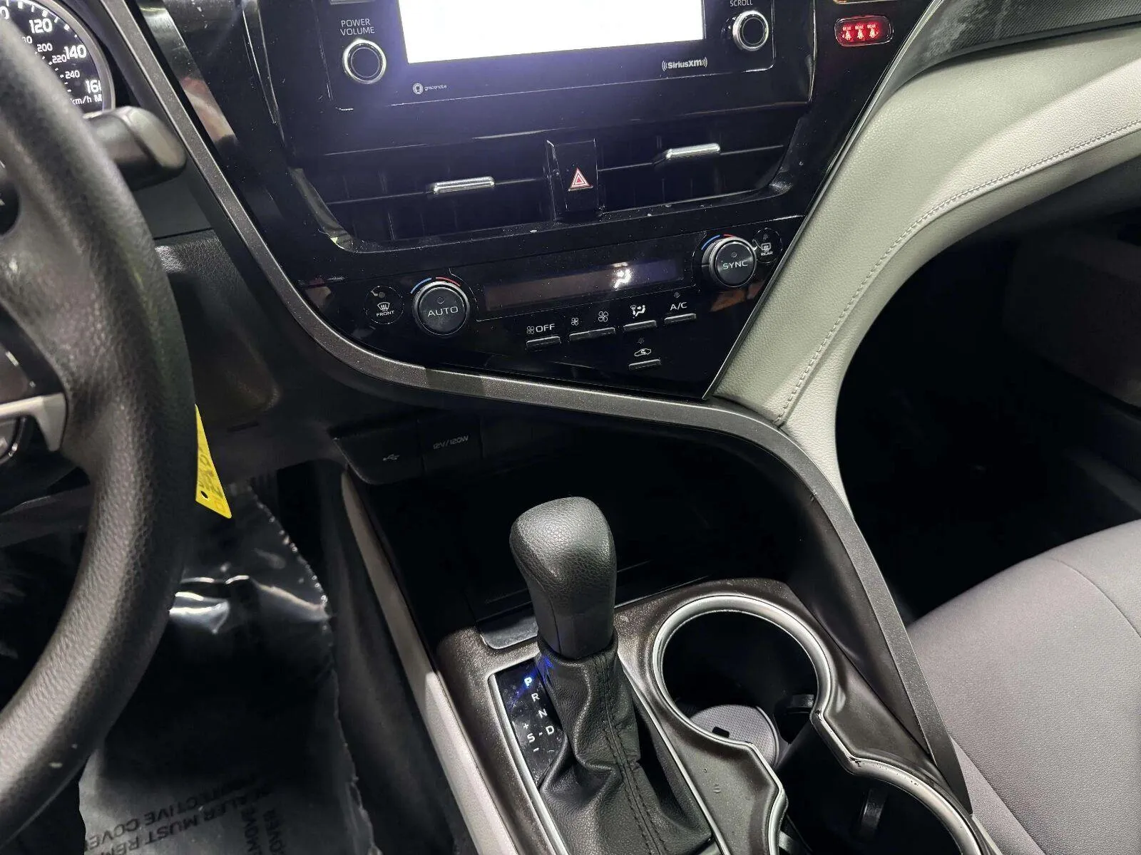 Toyota Camry photo 14