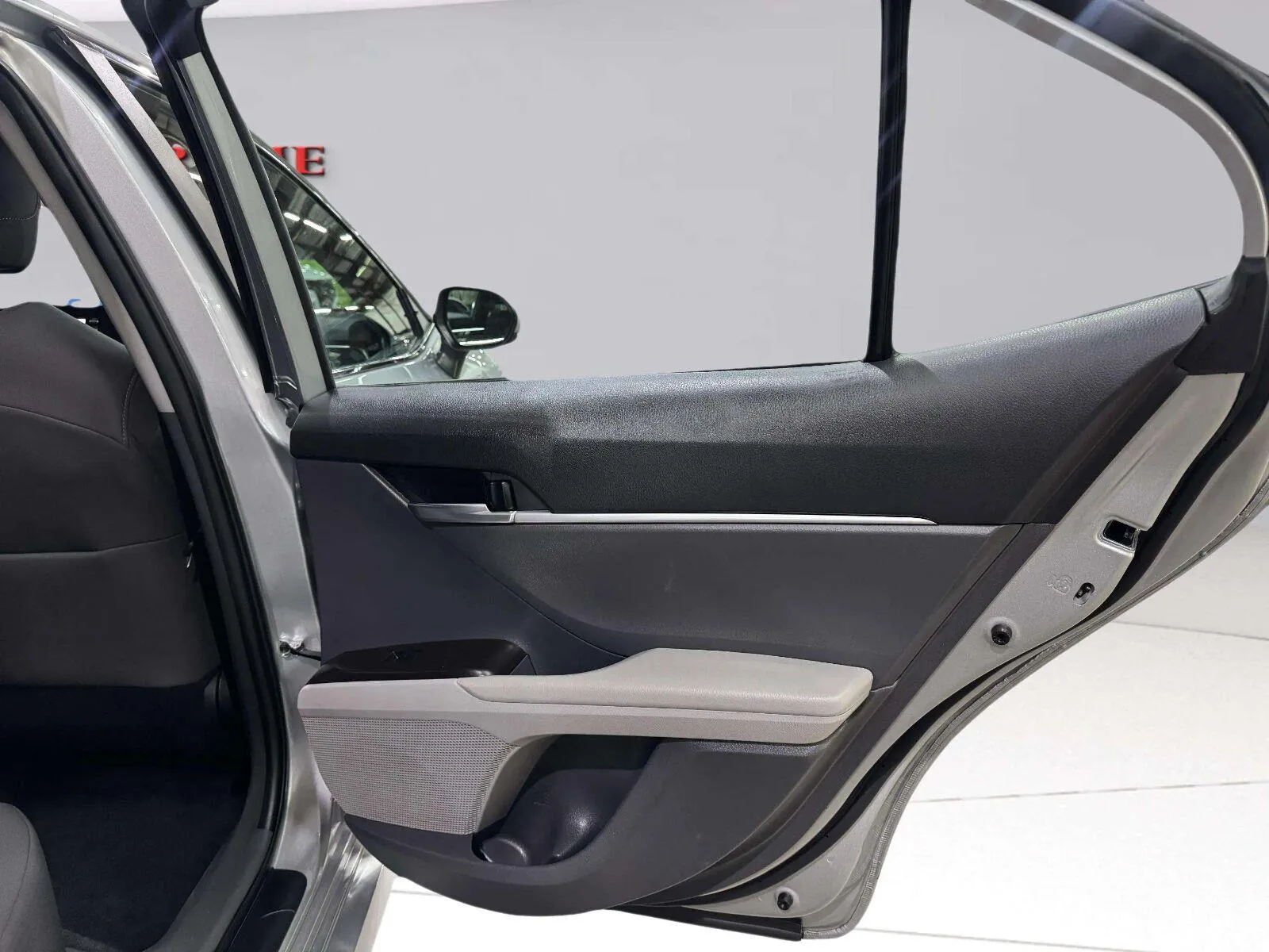 Toyota Camry photo 18
