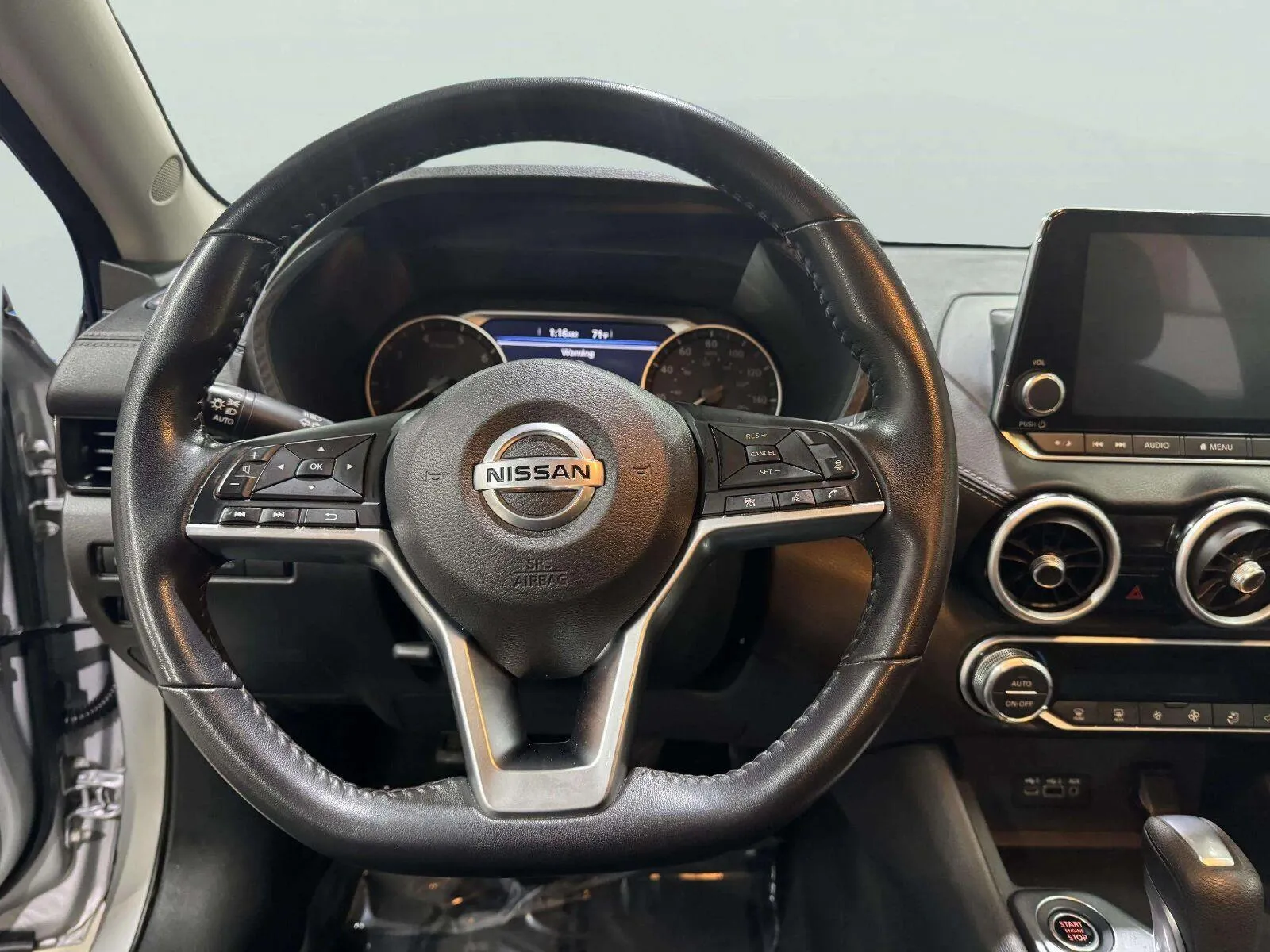 Nissan Sentra photo 15