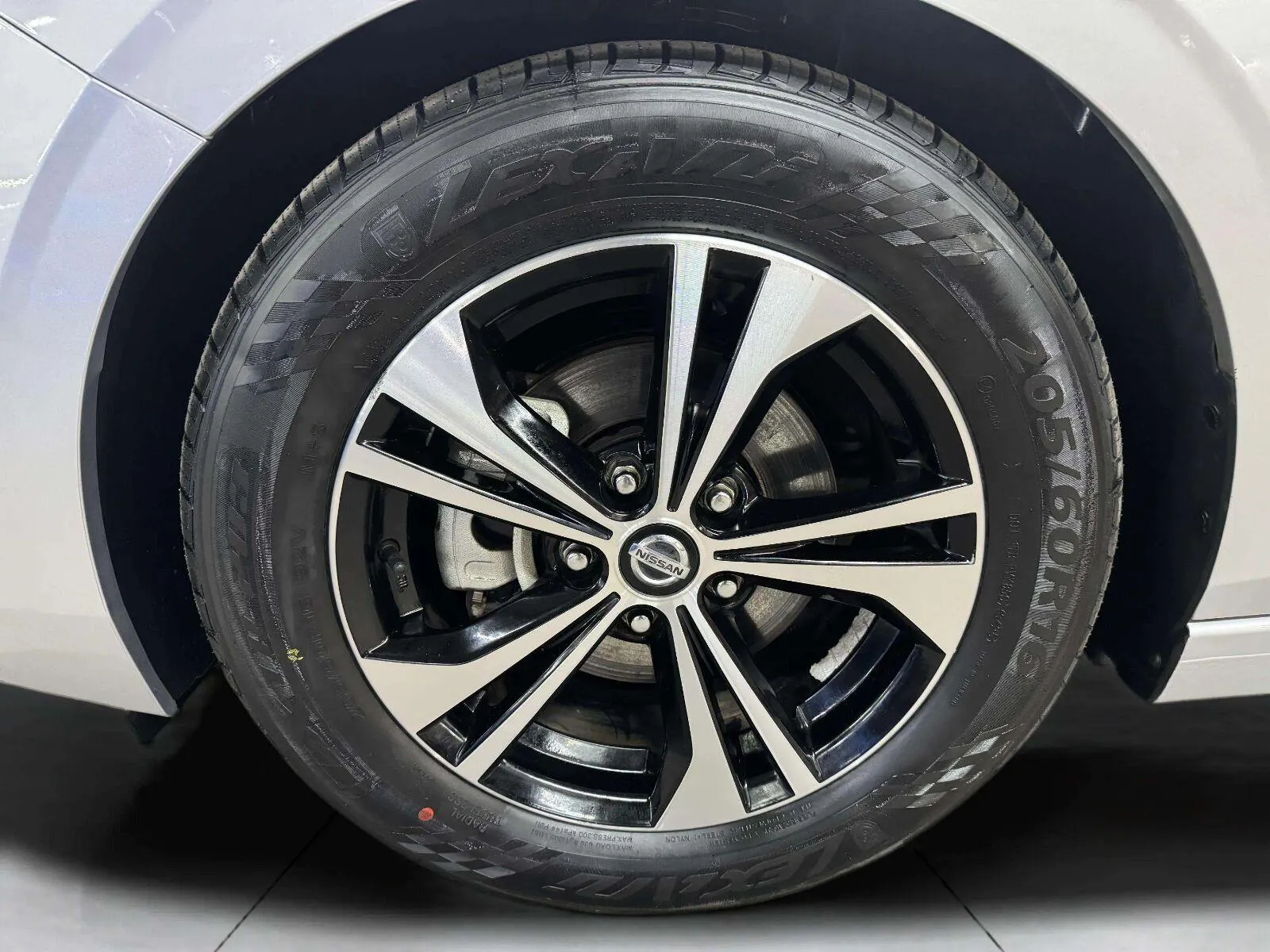 Nissan Sentra photo 32