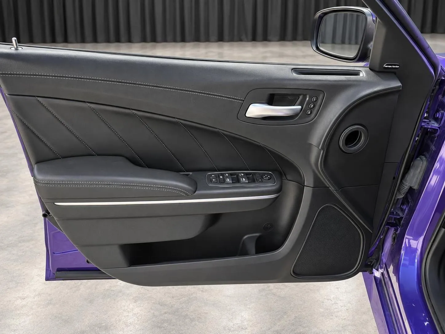 Dodge Charger photo 14