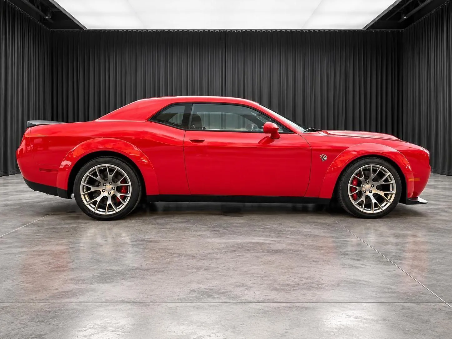 Dodge Challenger photo 9