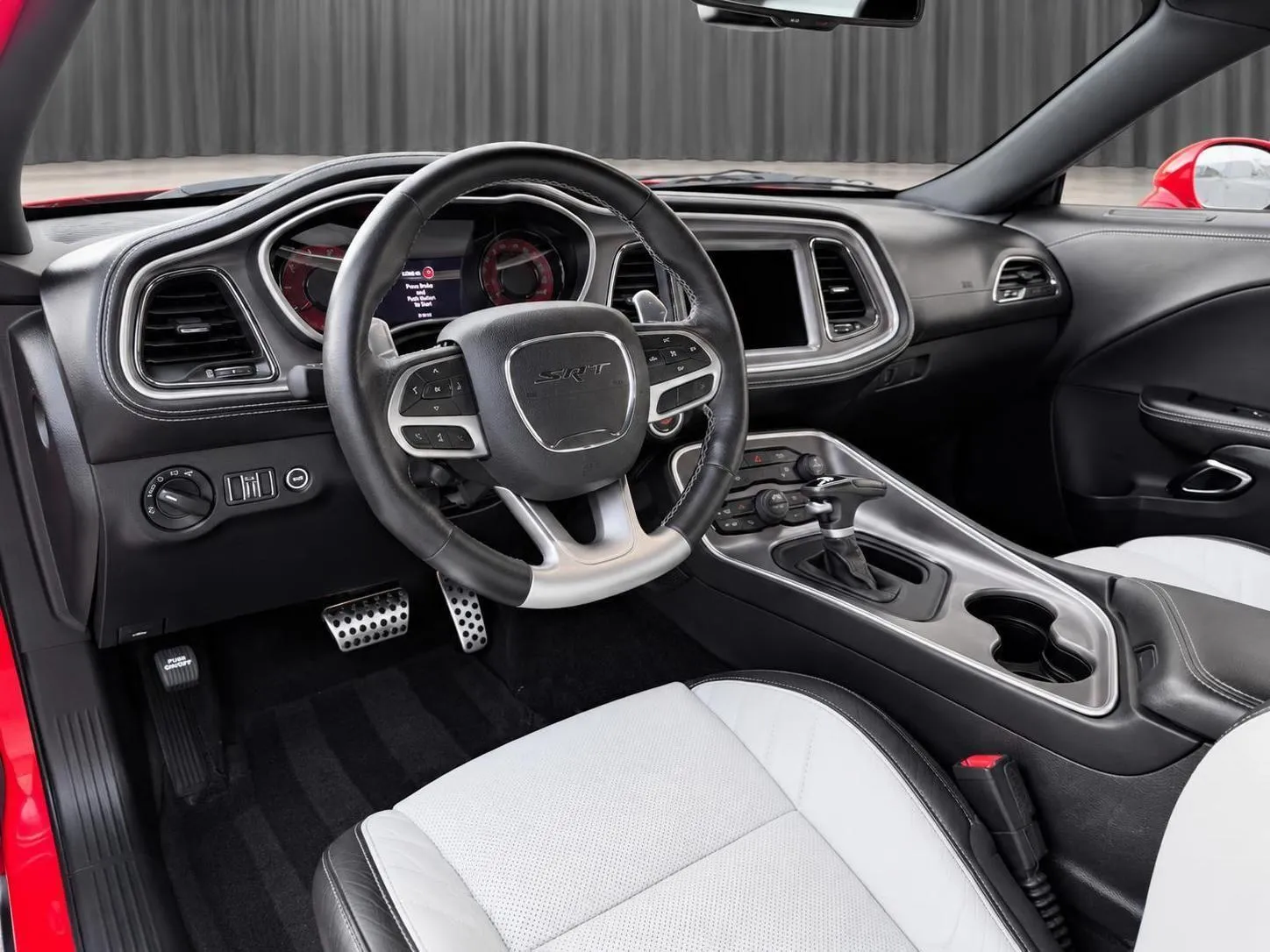 Dodge Challenger photo 18