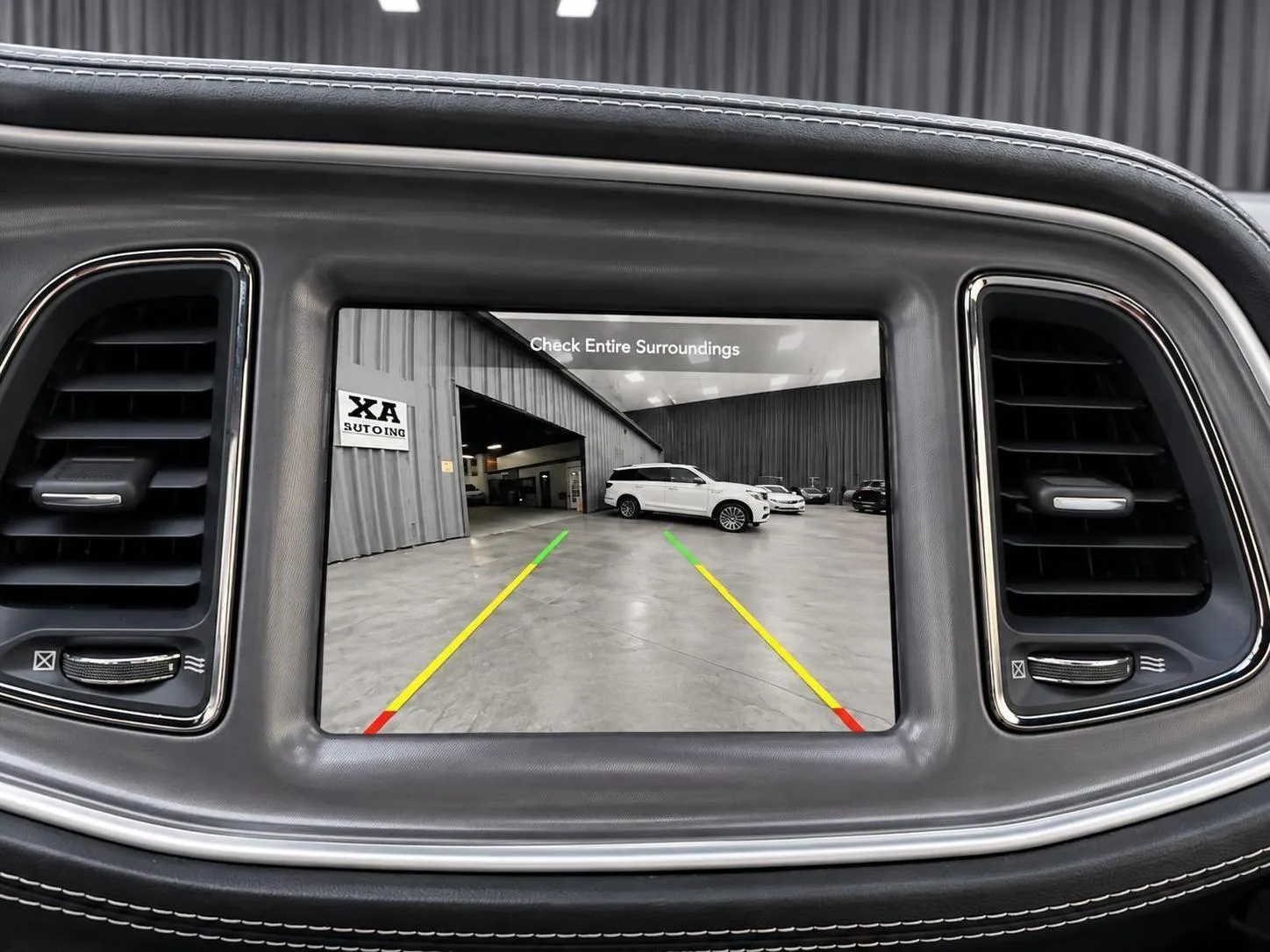 Dodge Challenger photo 21
