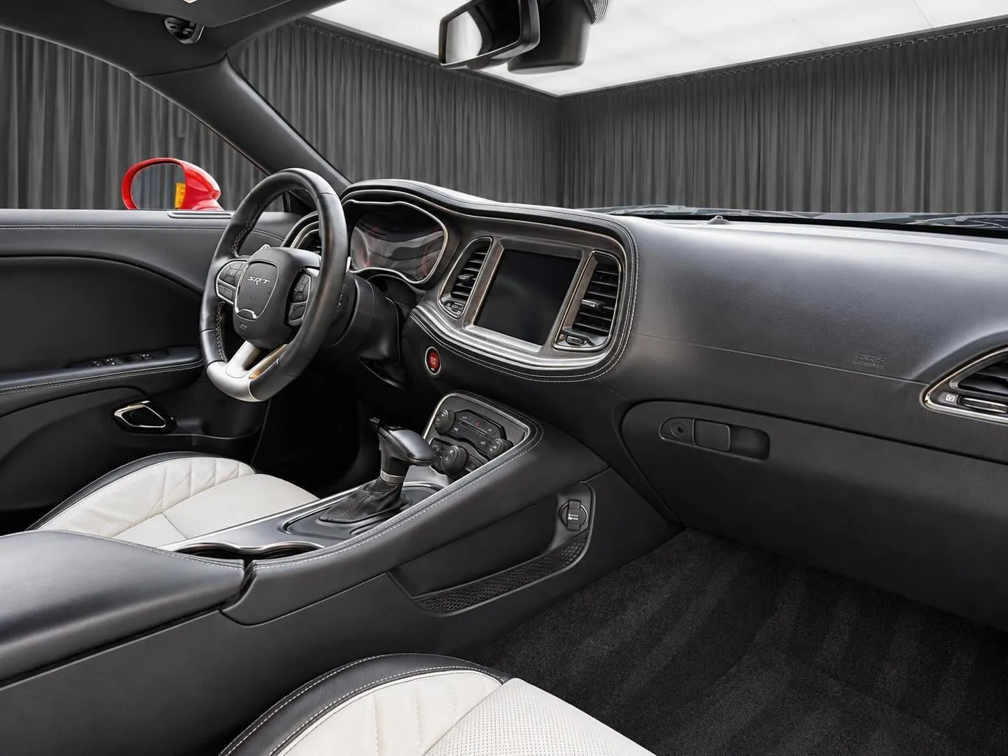 Dodge Challenger photo 30