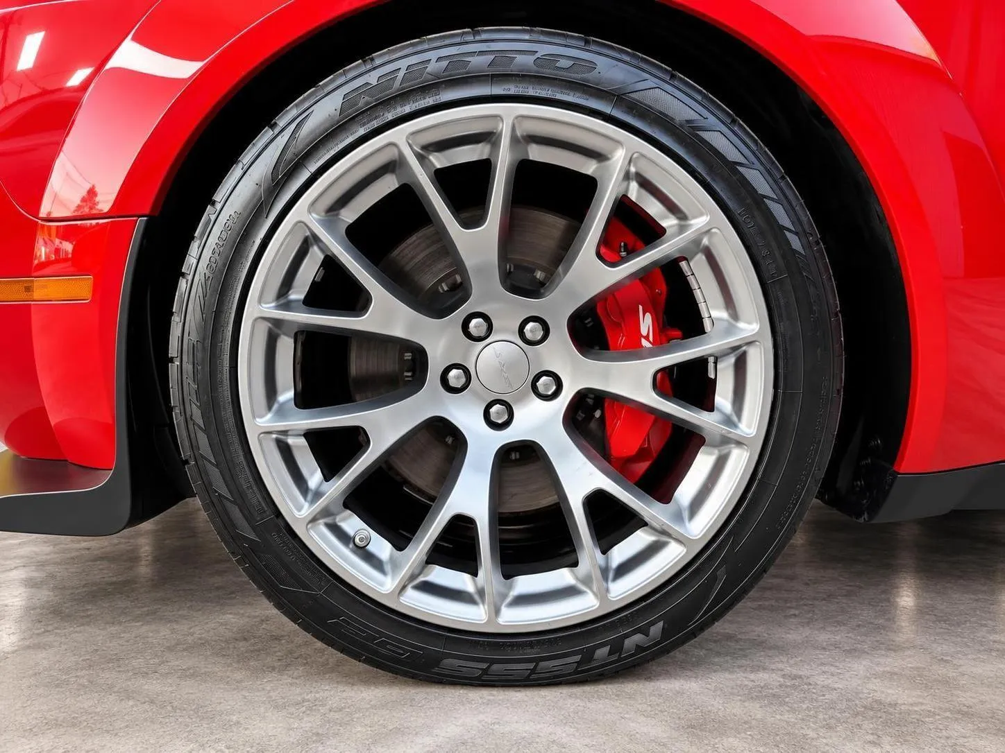 Dodge Challenger photo 32