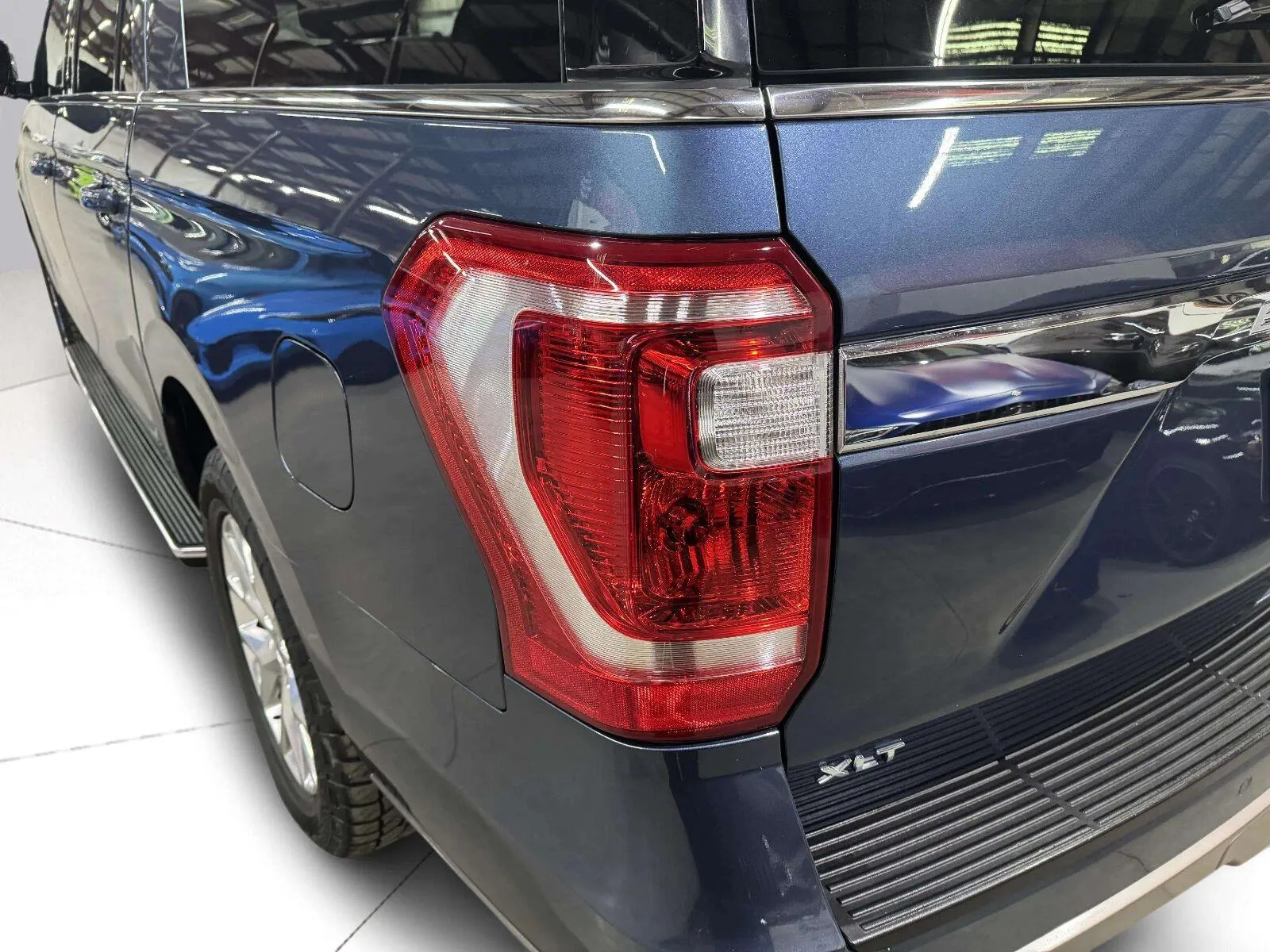 Ford Expedition MAX photo 8