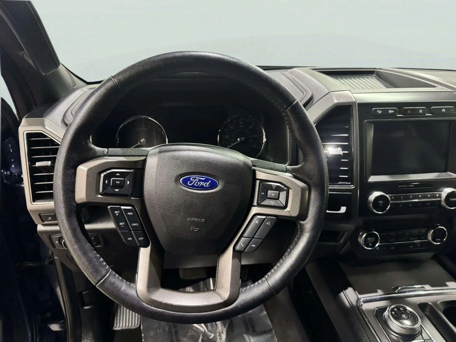Ford Expedition MAX photo 11
