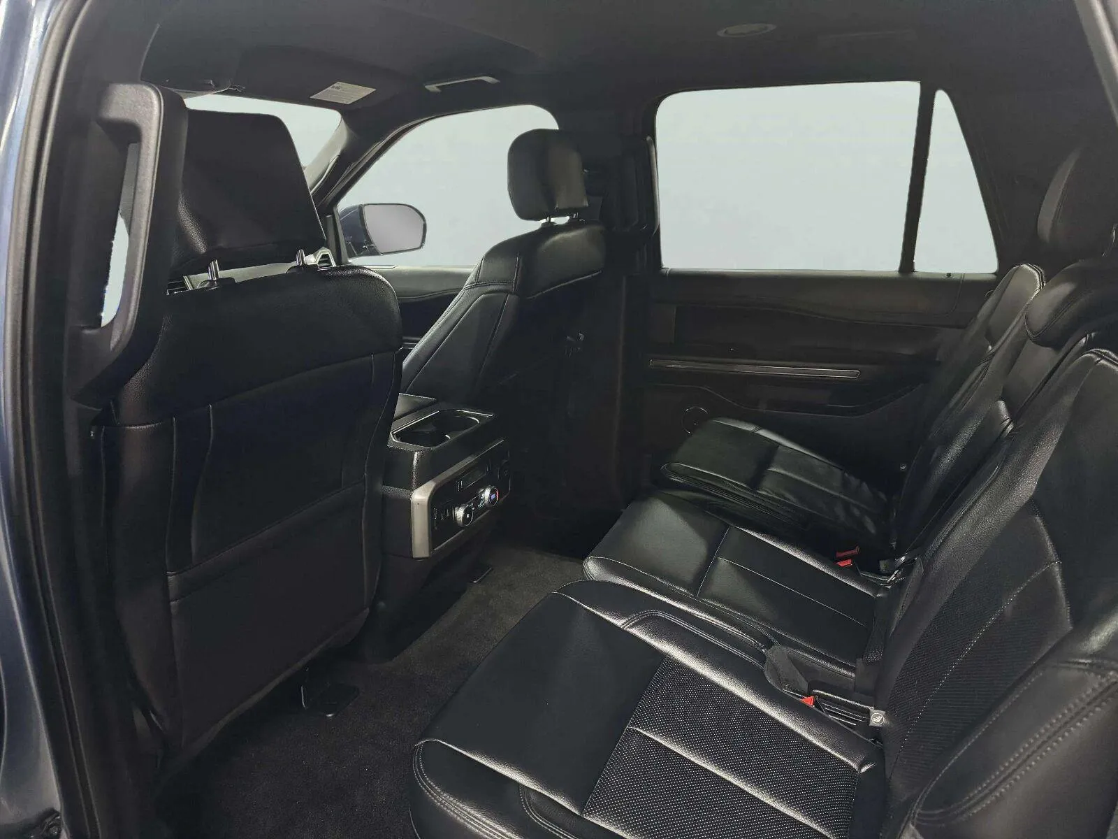 Ford Expedition MAX photo 16