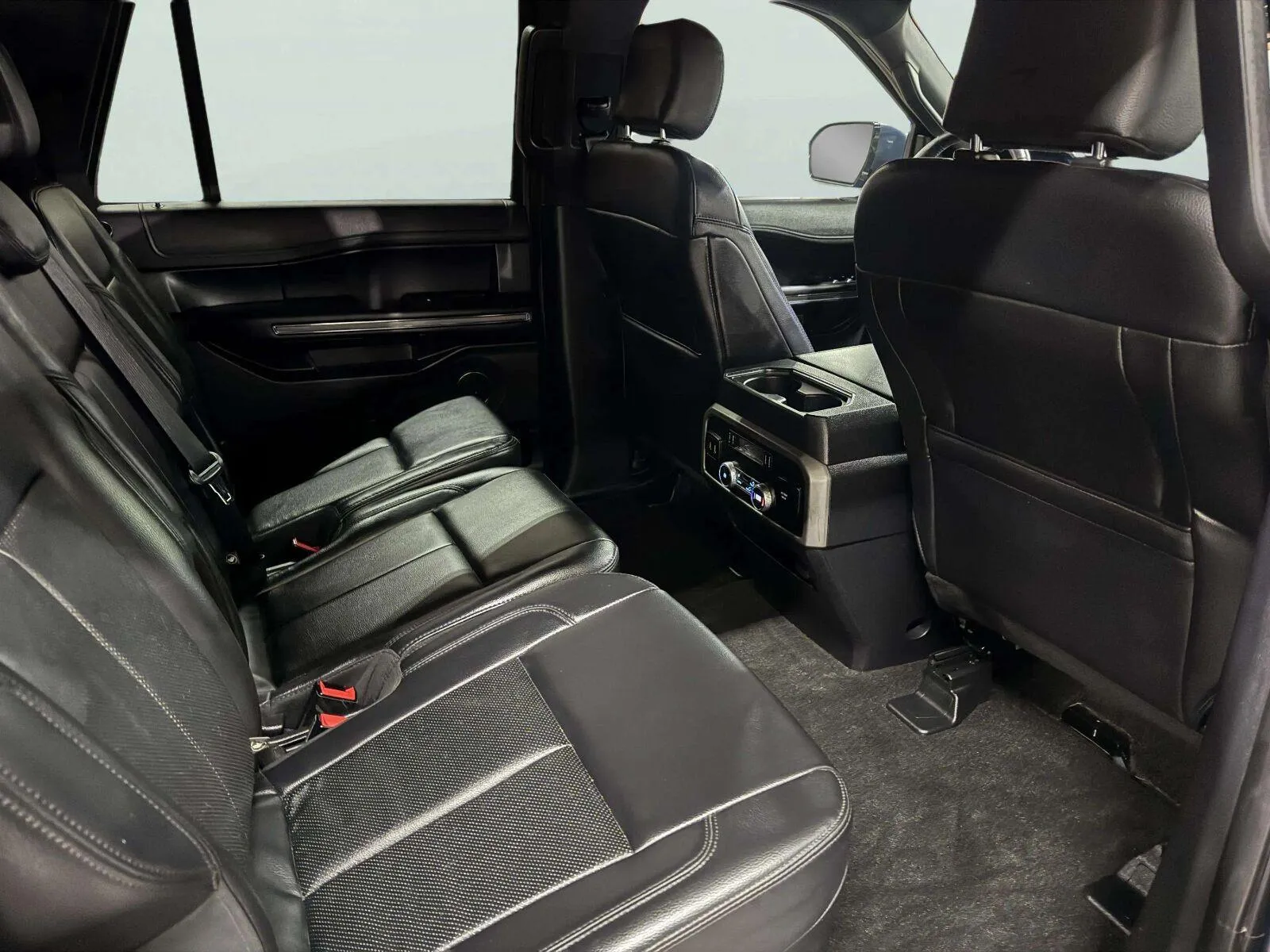 Ford Expedition MAX photo 23