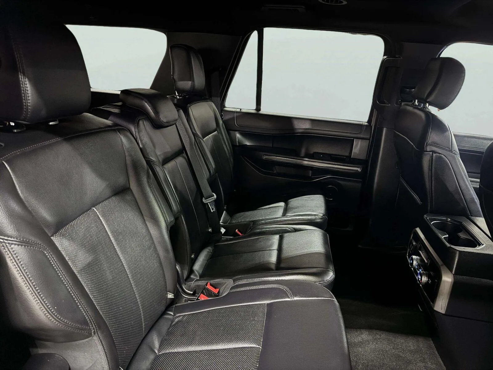 Ford Expedition MAX photo 24