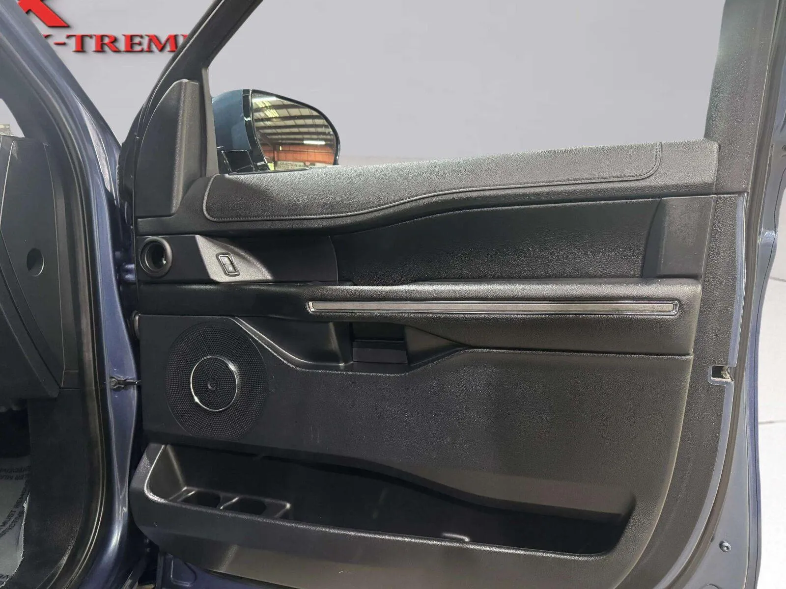 Ford Expedition MAX photo 25
