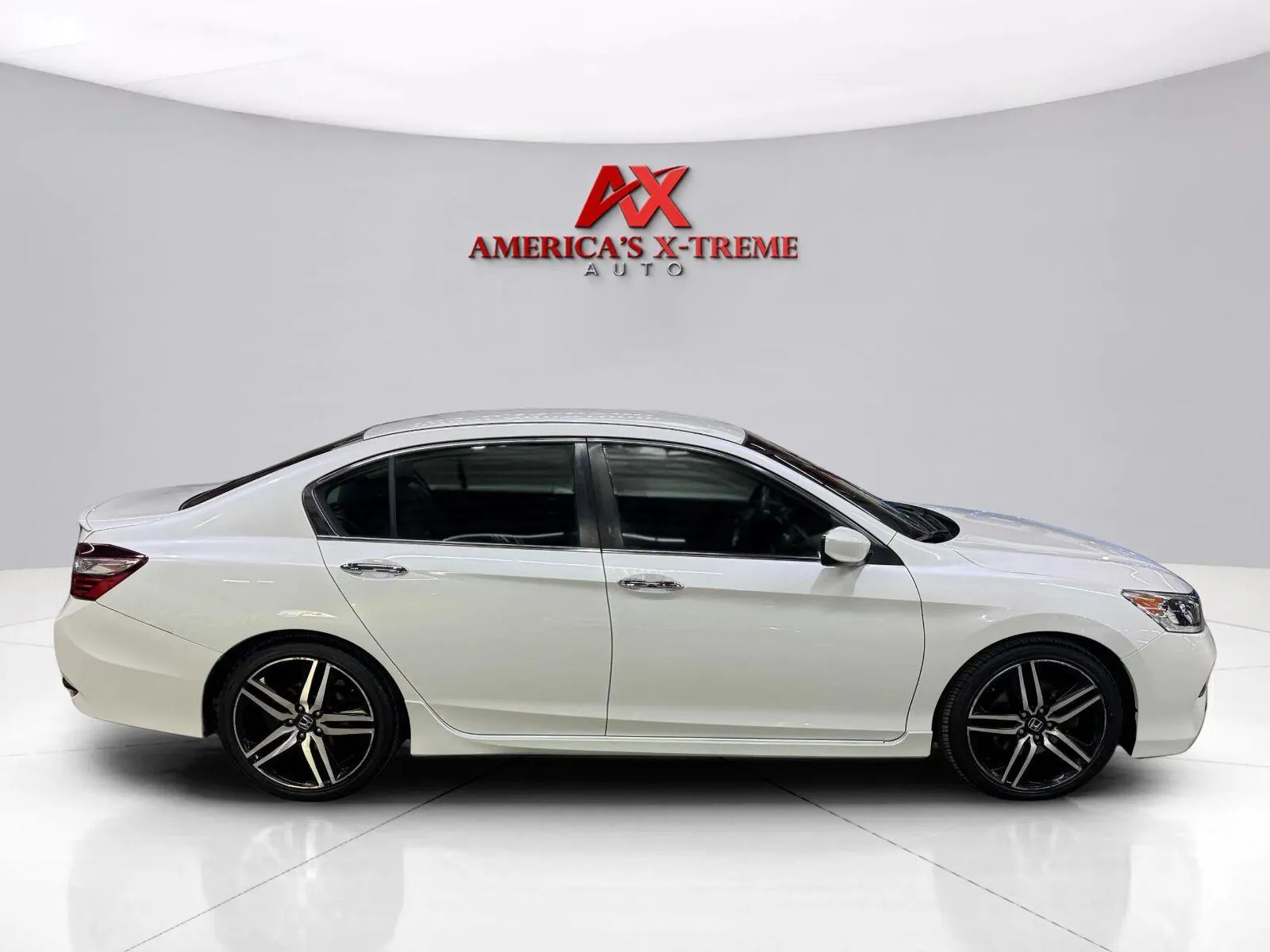 Honda Accord photo 8