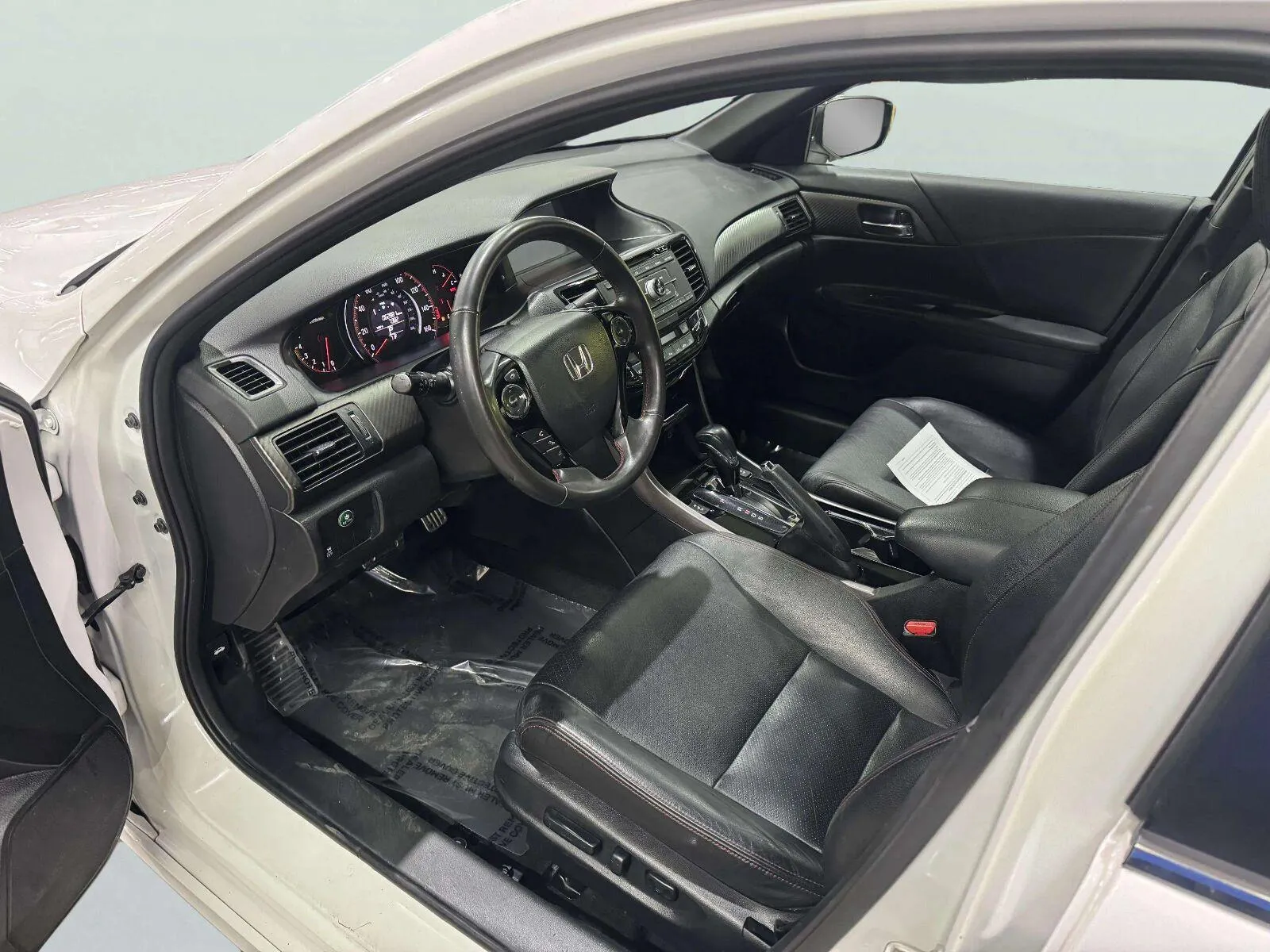 Honda Accord photo 20