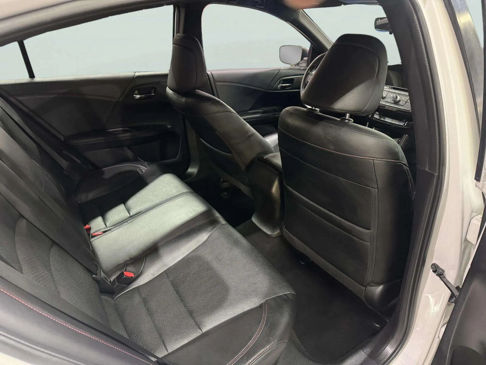 Honda Accord photo 32