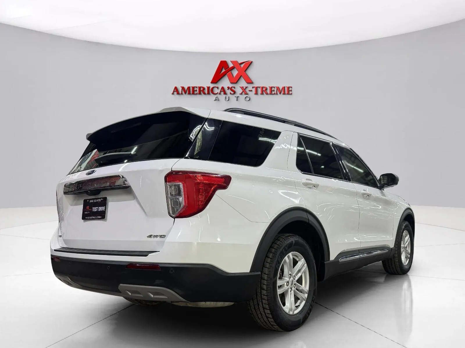 Ford Explorer photo 7