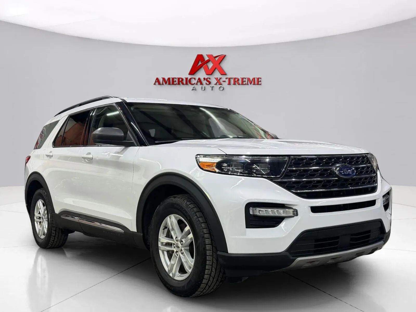 Ford Explorer photo 9