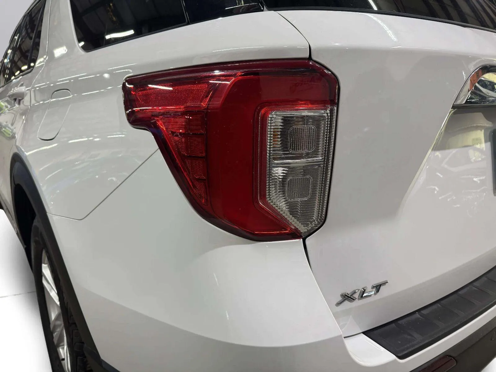 Ford Explorer photo 14