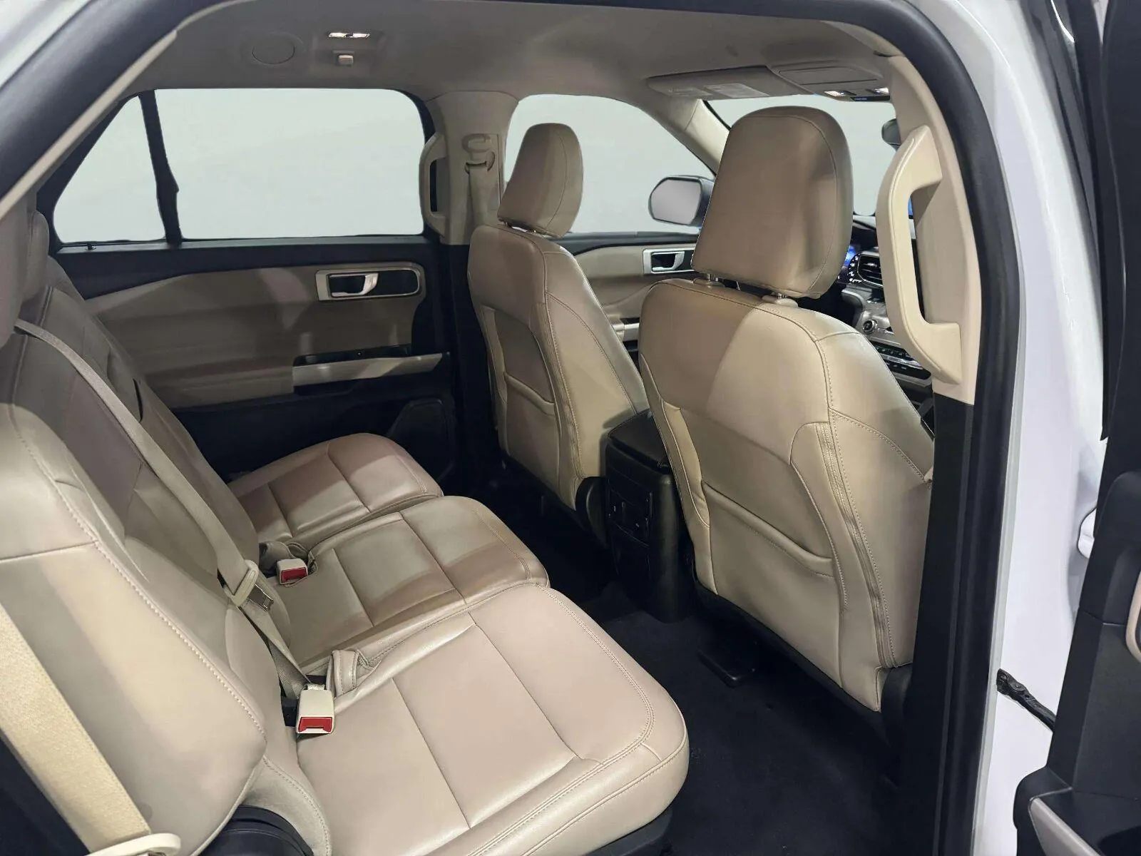 Ford Explorer photo 21